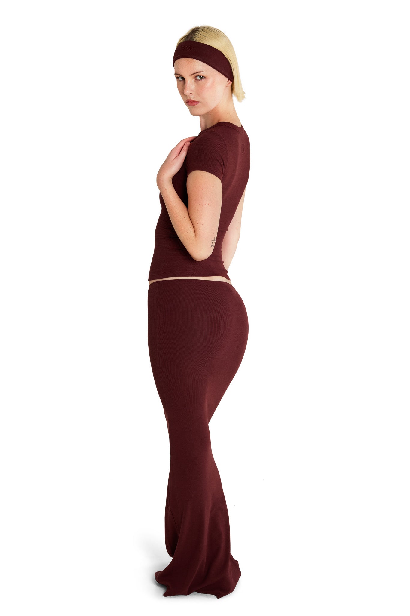 RIBBED MAXI SKIRT ESSENTIAL (BORDEAUX)