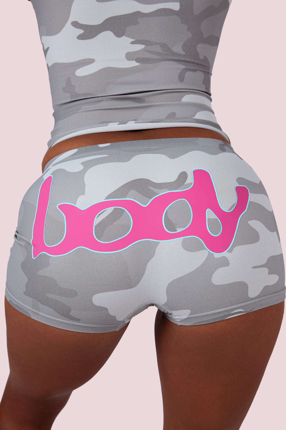 BODY BASICS 2.0 SHORTS (SNOW CAMO/NEON PINK)