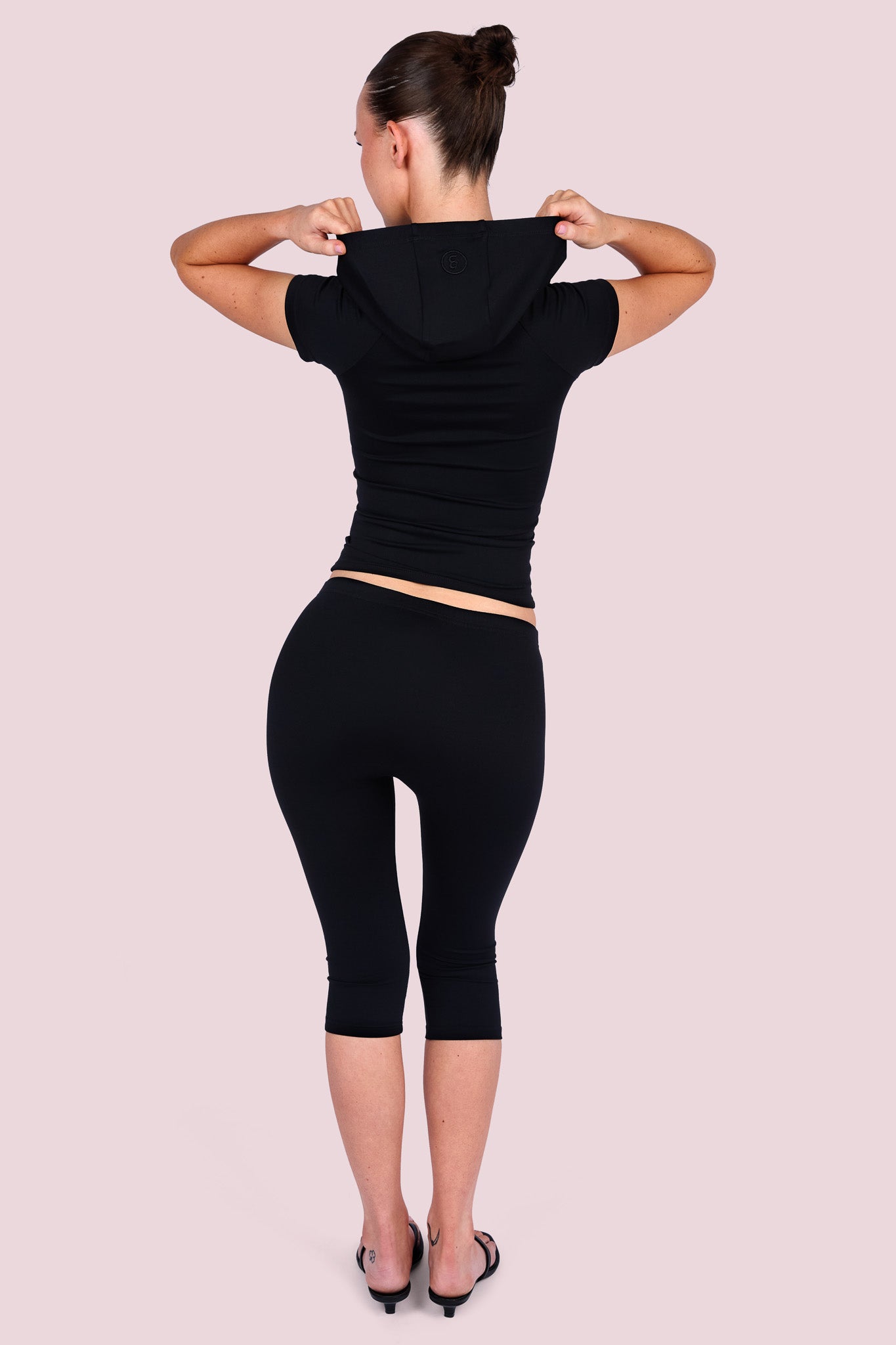BODY BASICS SHORT SLEEVE HOODIE (MIDNIGHT BLACK)