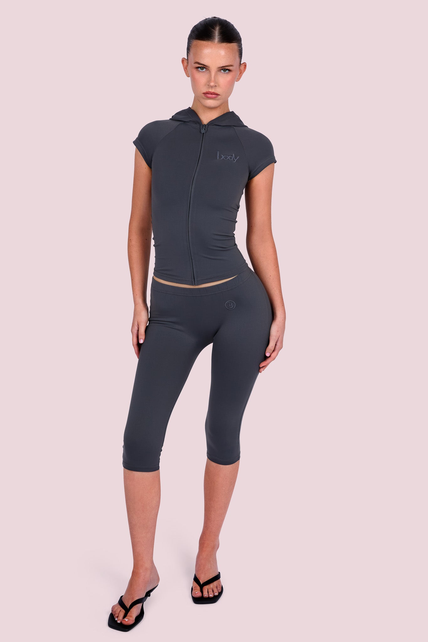 BODY BASICS CAPRIS (CHARCOAL)