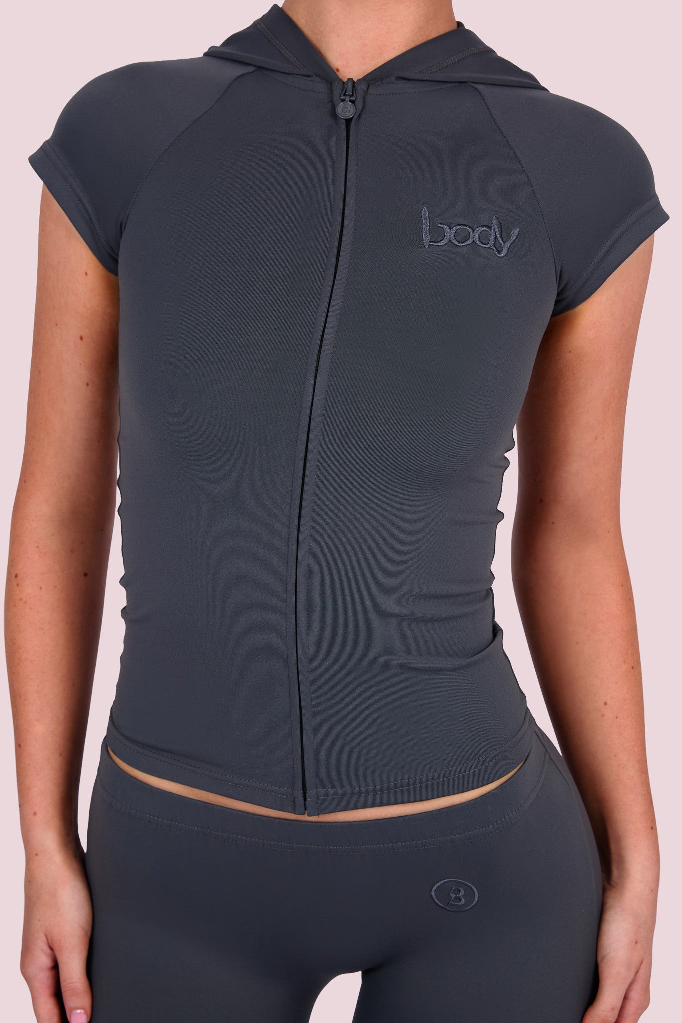 BODY BASICS SHORT SLEEVE HOODIE (CHARCOAL)