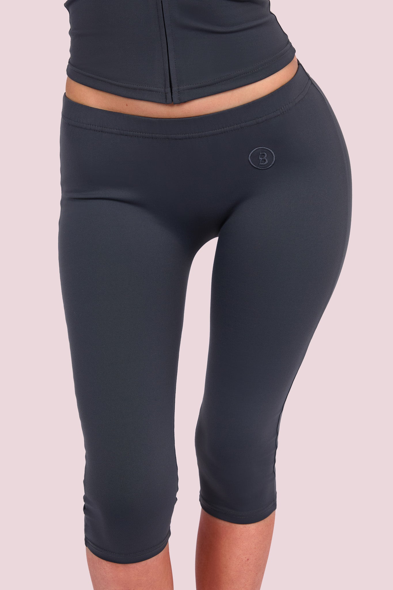 BODY BASICS CAPRIS (CHARCOAL)