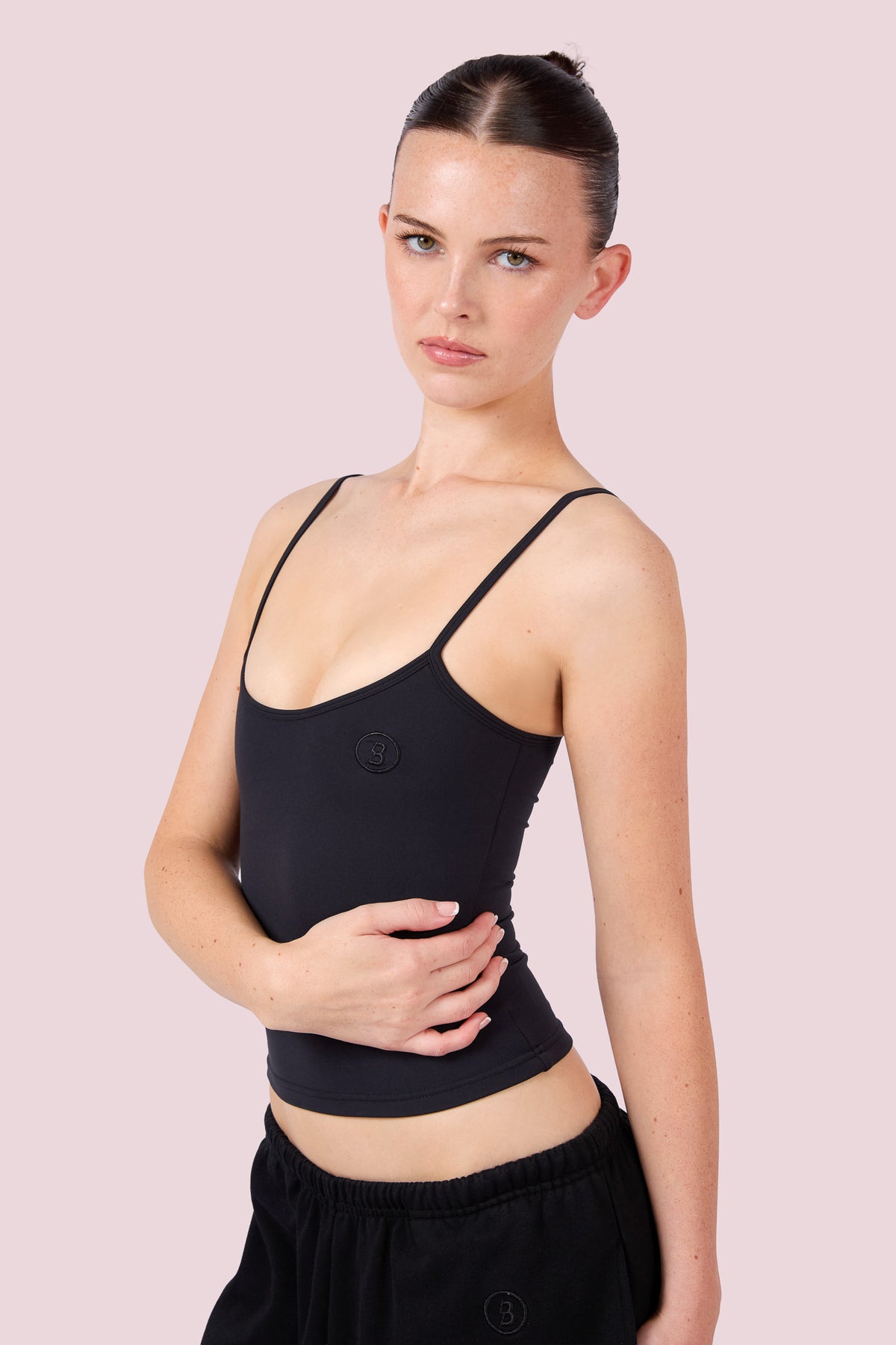 EVERYBODY BASICS ADJUSTABLE SPAGHETTI STRAP TANK TOP (BLACK)