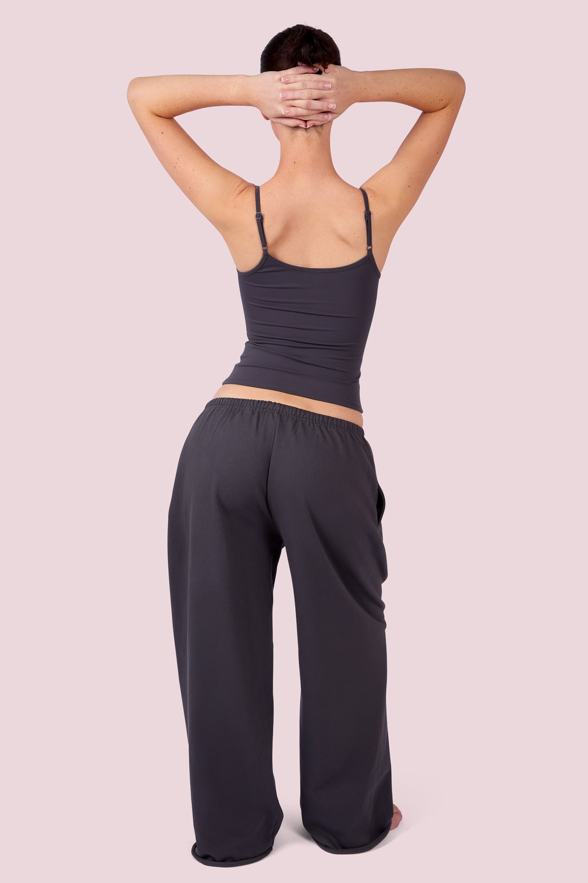 EVERYBODY BASICS ADJUSTABLE SPAGHETTI STRAP TANK TOP (CHARCOAL)
