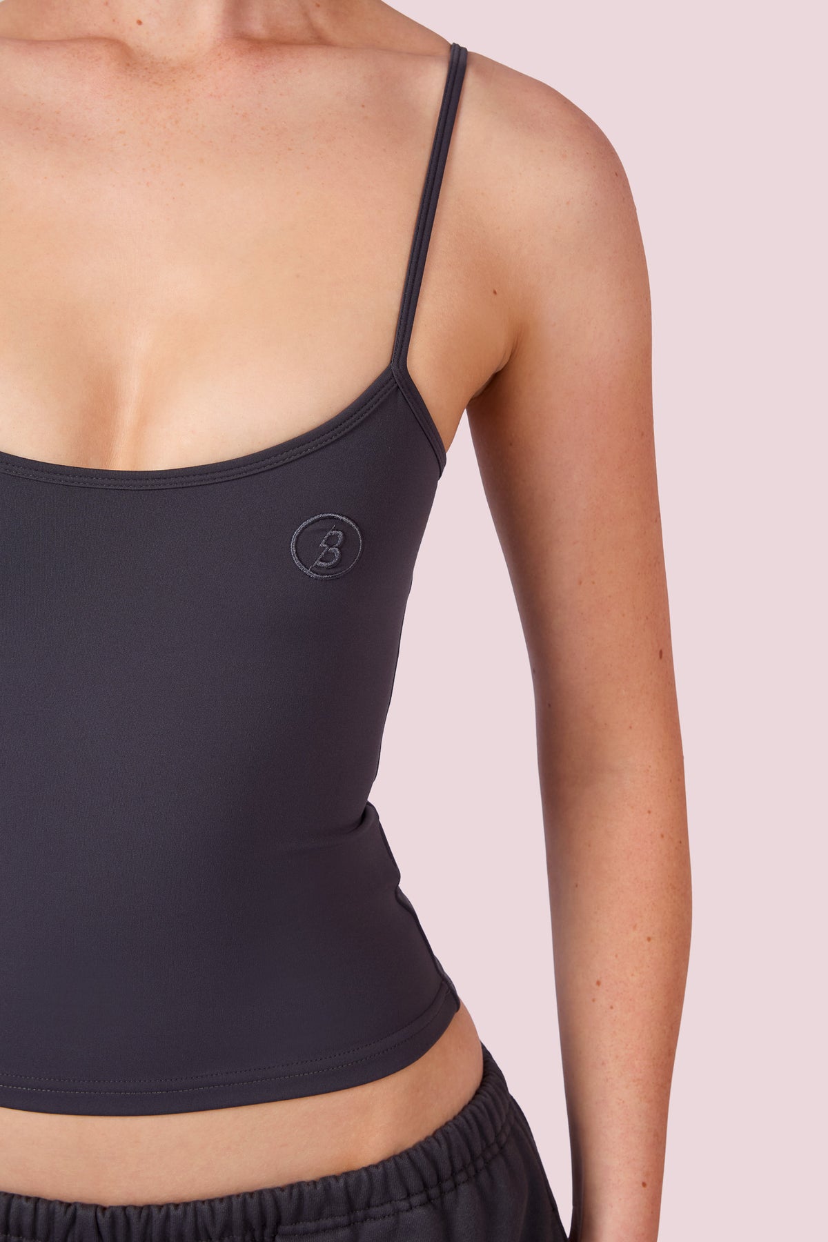 EVERYBODY BASICS ADJUSTABLE SPAGHETTI STRAP TANK TOP (CHARCOAL)