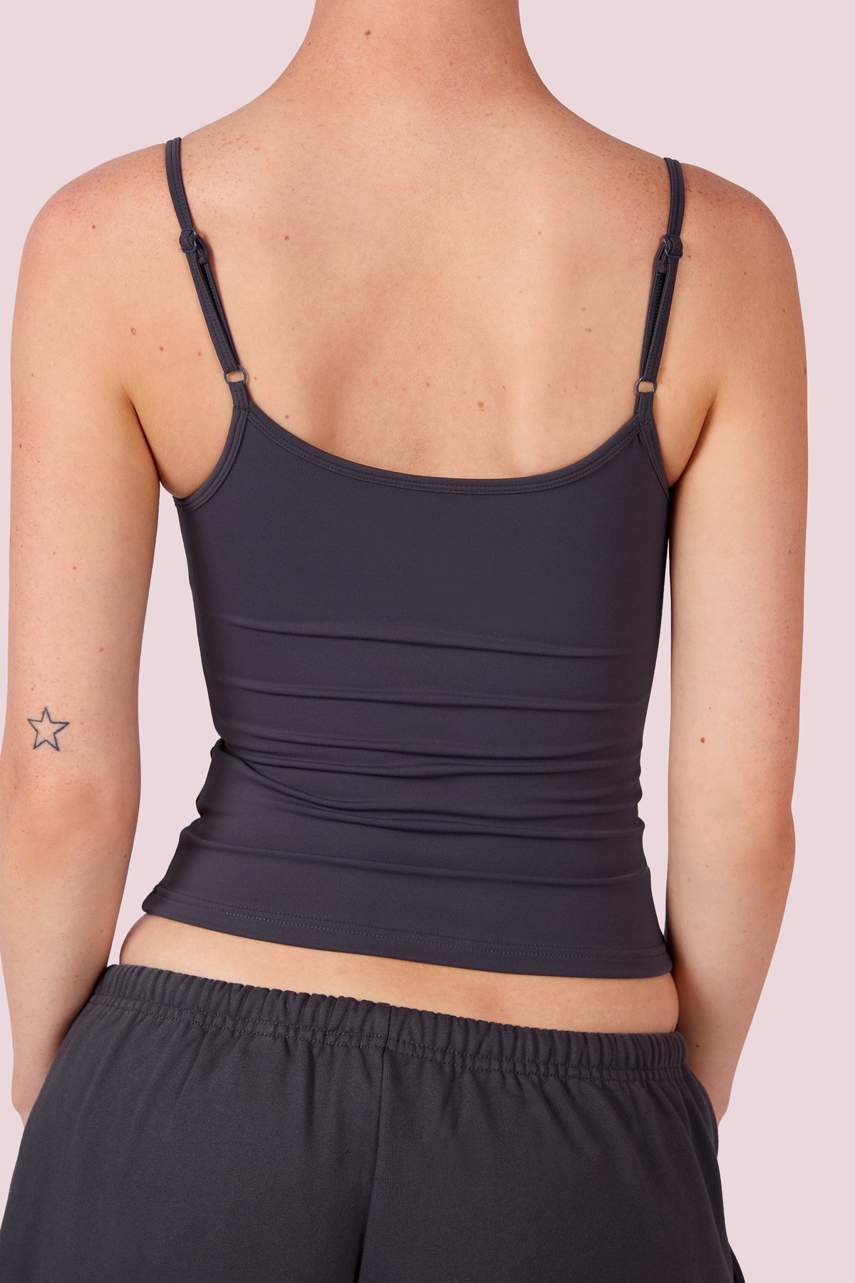 EVERYBODY BASICS ADJUSTABLE SPAGHETTI STRAP TANK TOP (CHARCOAL)