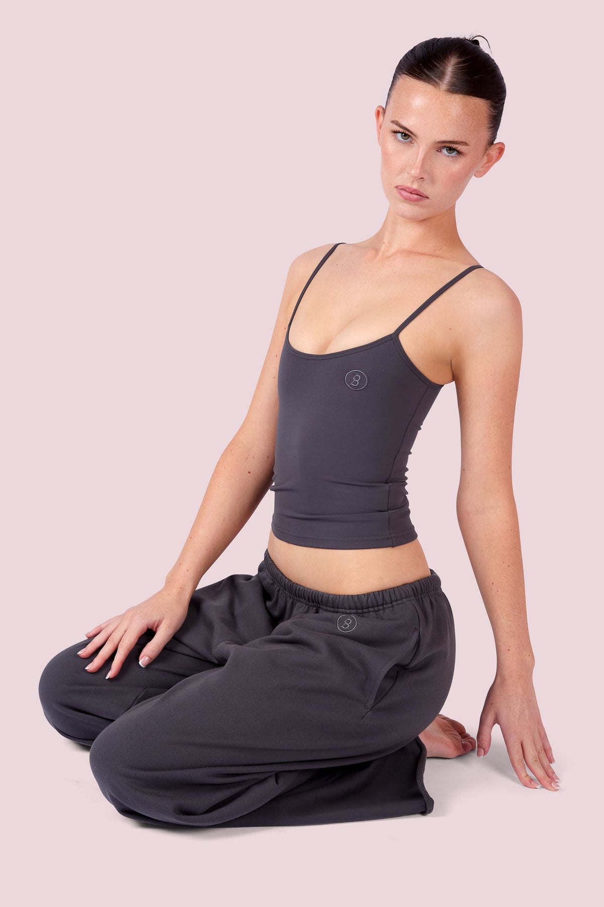 EVERYBODY BASICS ADJUSTABLE SPAGHETTI STRAP TANK TOP (CHARCOAL)