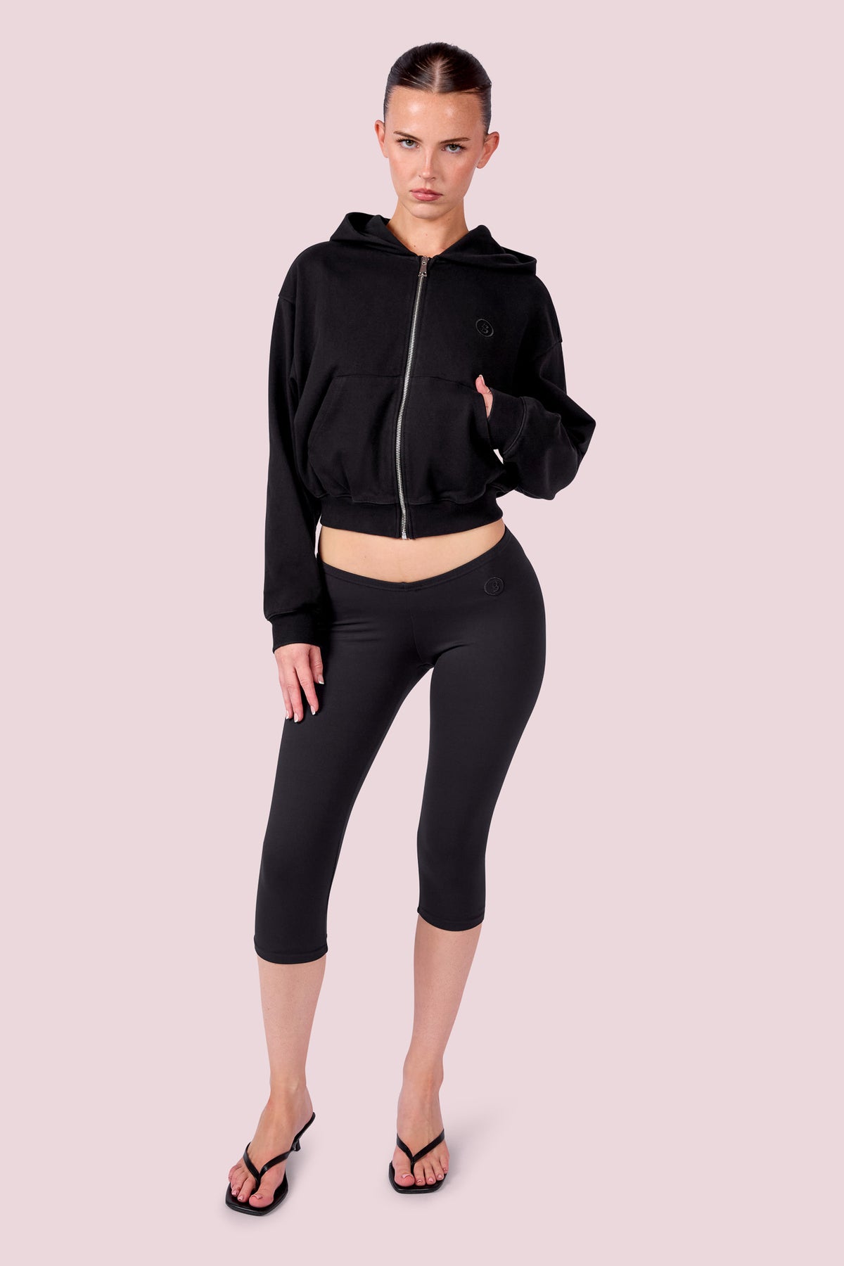 EVERYBODY BASICS CAPRI (BLACK)