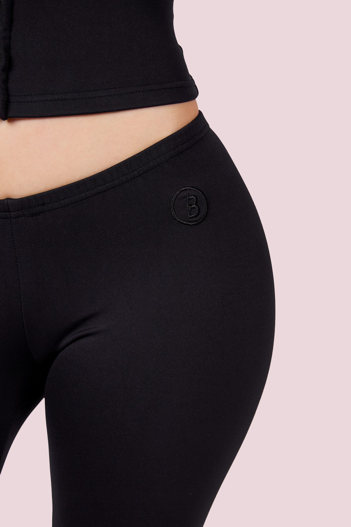 EVERYBODY BASICS CAPRI (BLACK)