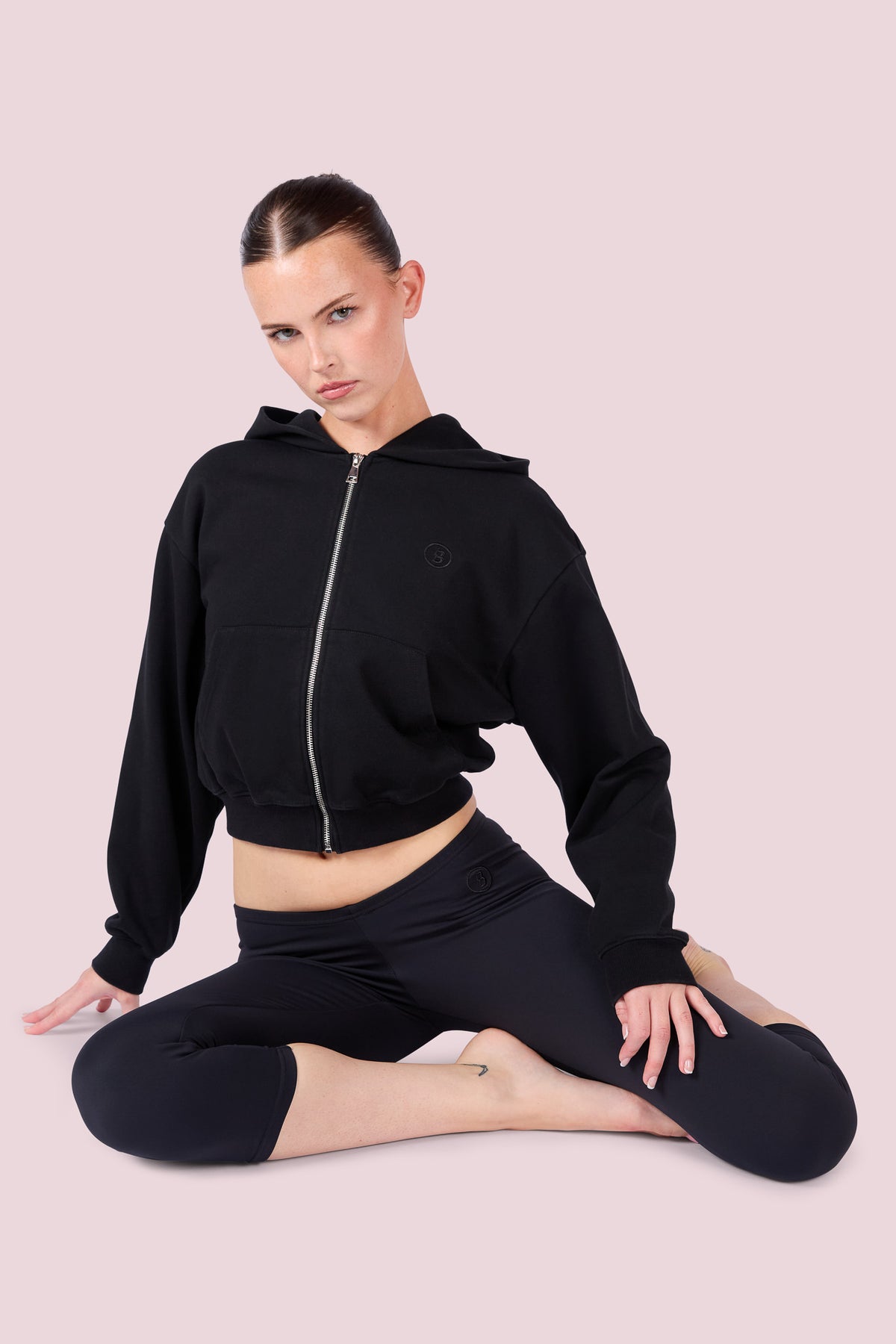 EVERYBODY BASICS CAPRI (BLACK)