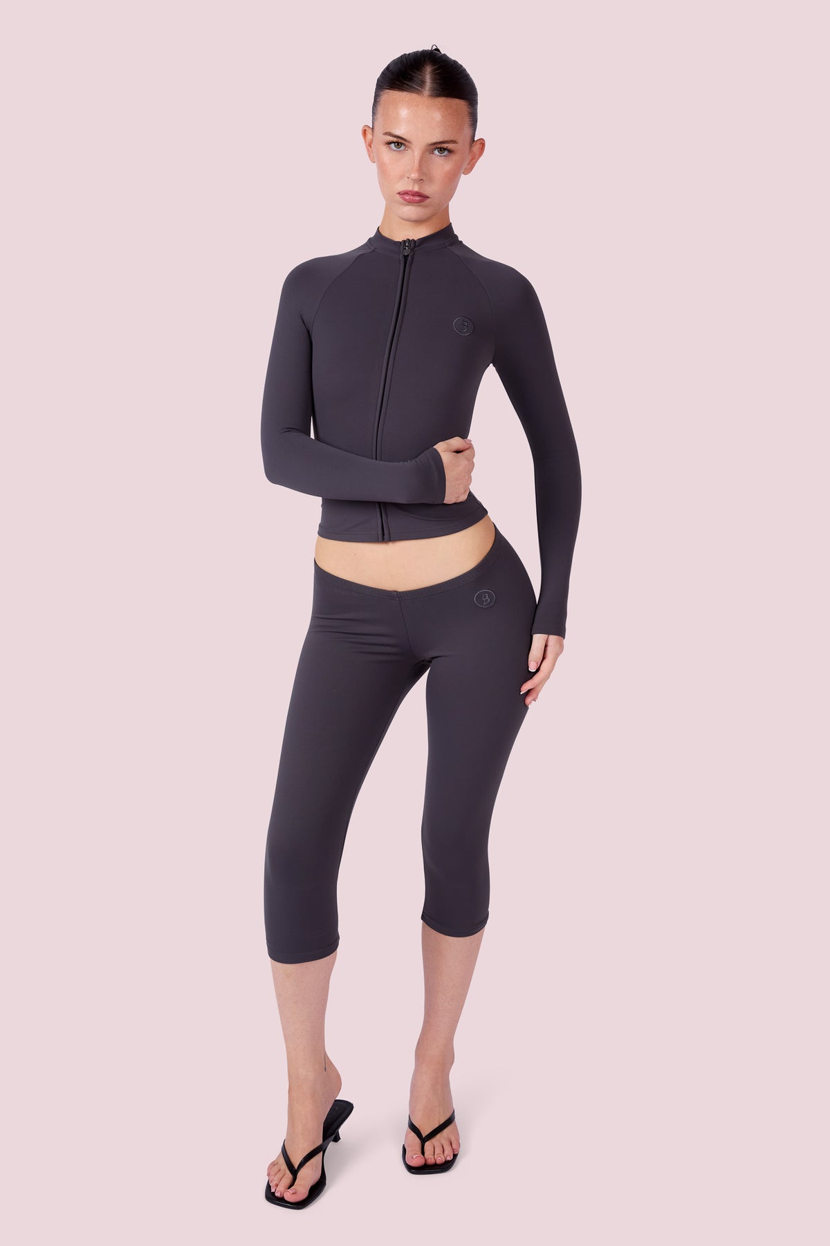 EVERYBODY BASICS CAPRI (CHARCOAL)
