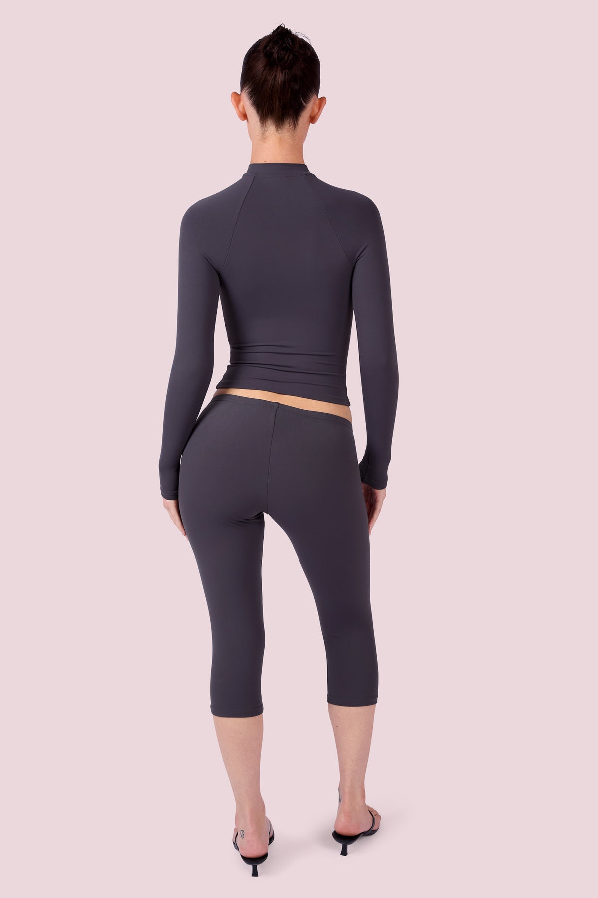 EVERYBODY BASICS CAPRI (CHARCOAL)