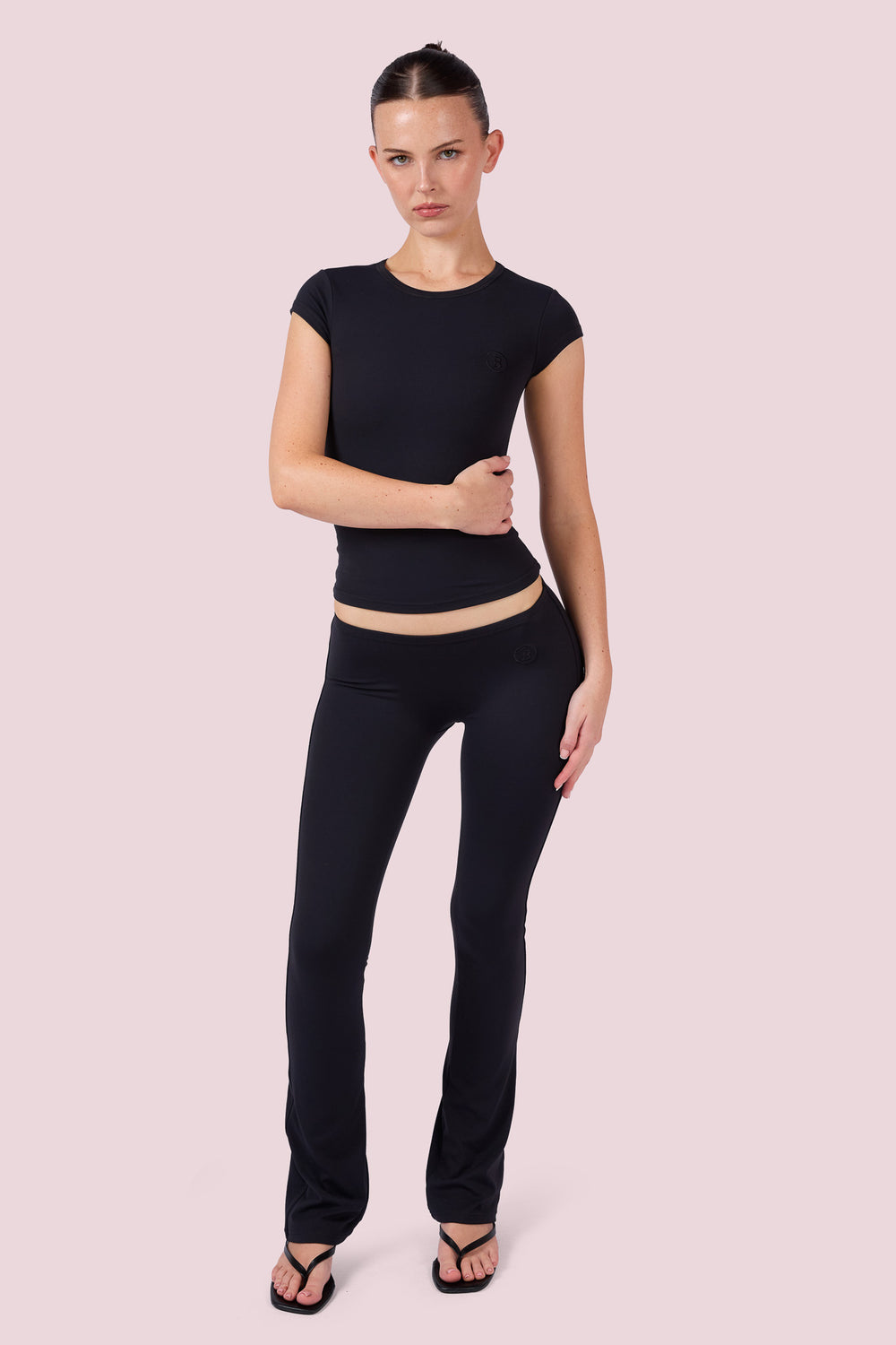 EVERYBODY BASICS SHORT SLEEVE CREW NECK (BLACK)
