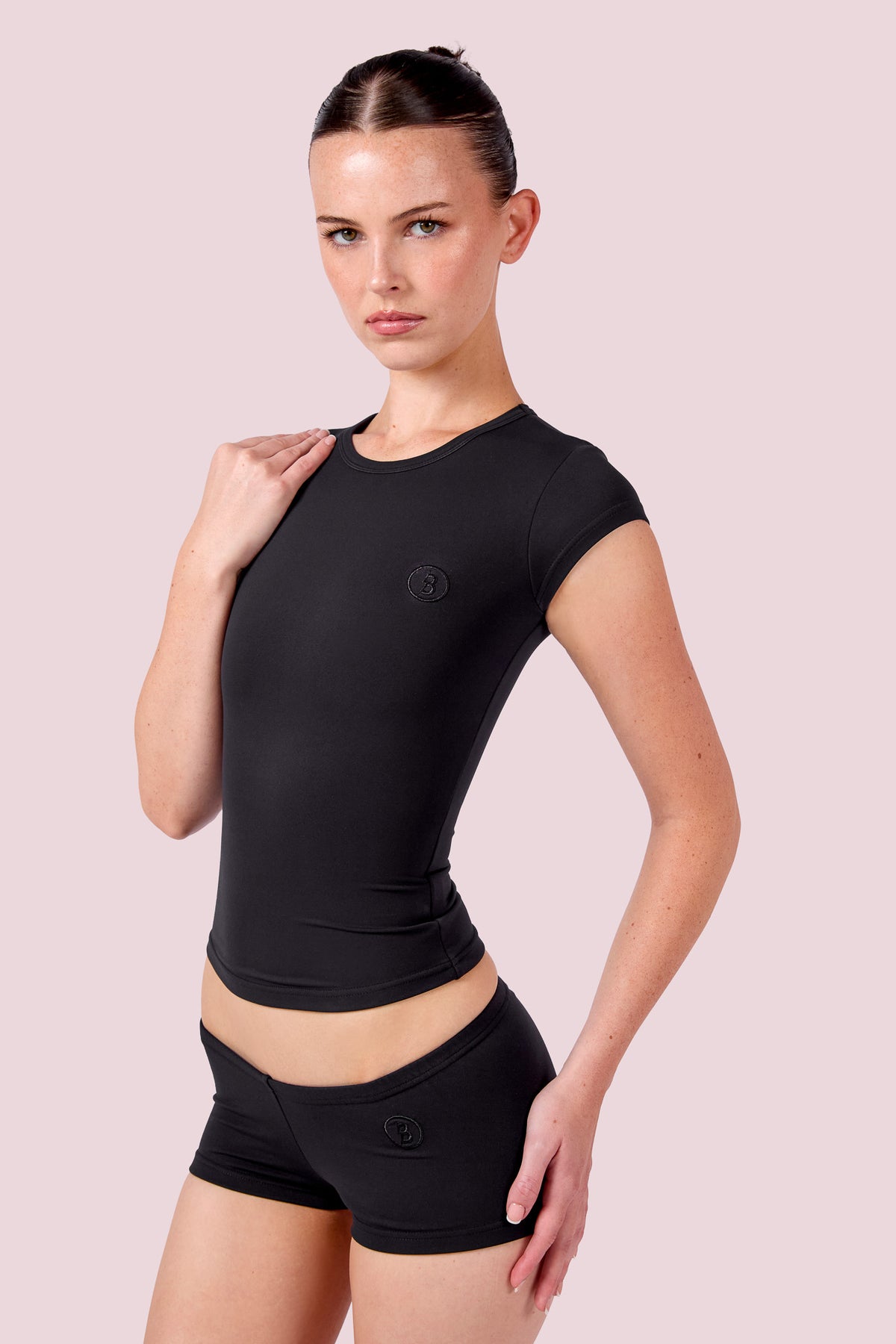 EVERYBODY BASICS SHORT SLEEVE CREW NECK (BLACK)