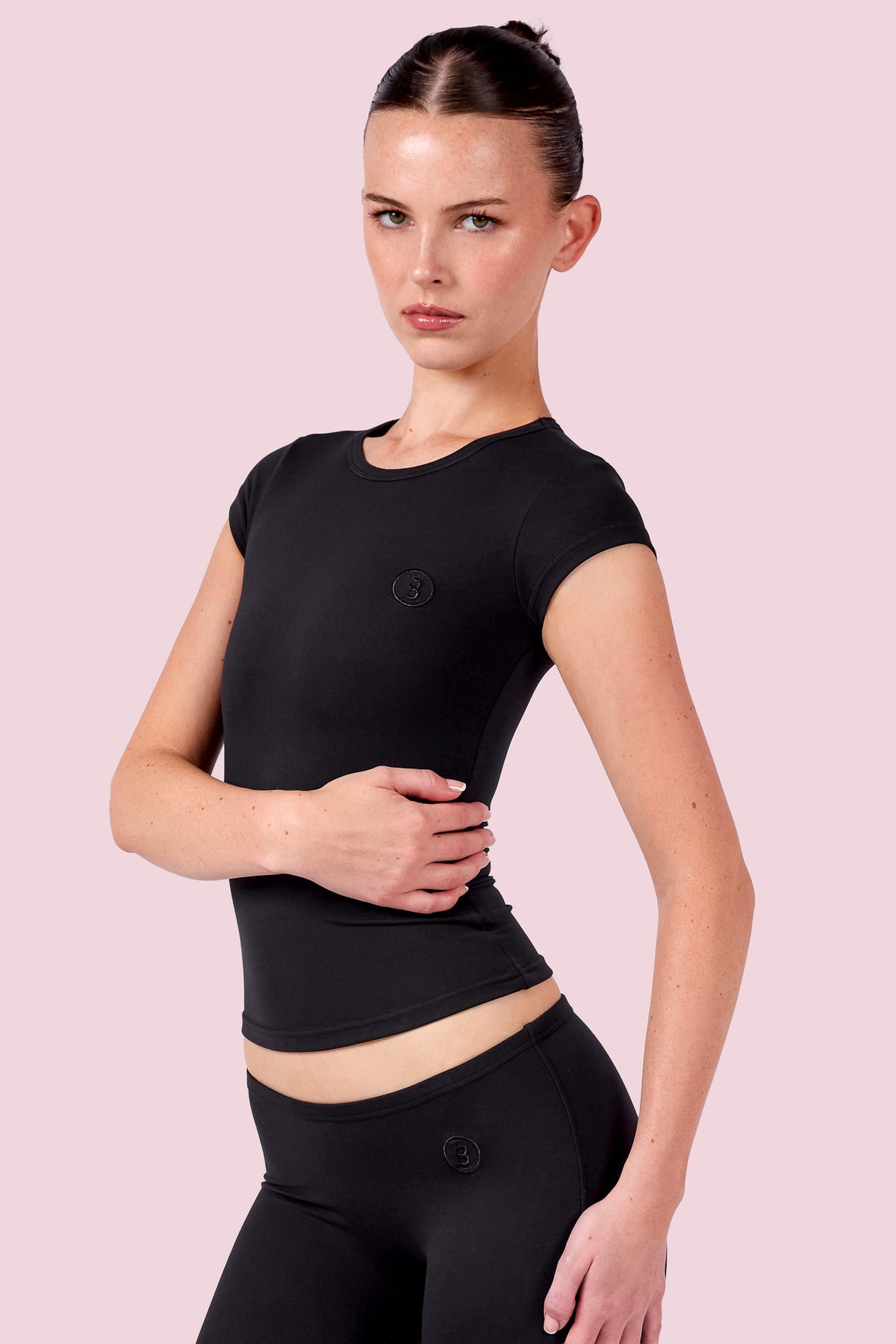 EVERYBODY BASICS SHORT SLEEVE CREW NECK (BLACK)