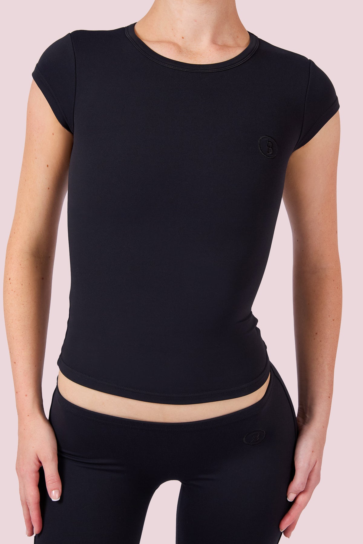 EVERYBODY BASICS SHORT SLEEVE CREW NECK (BLACK)