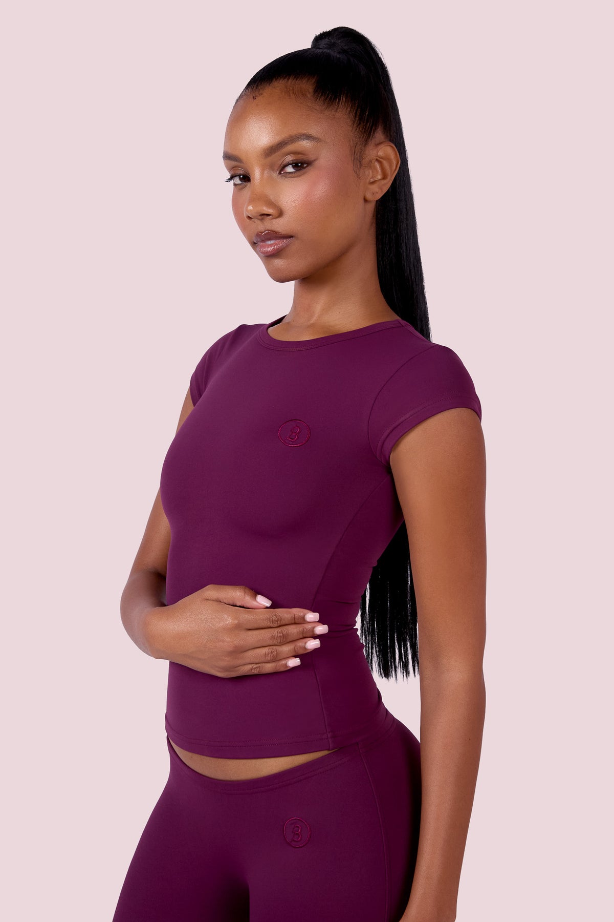 EVERYBODY BASICS SHORT SLEEVE CREW NECK (GRAPE WINE)