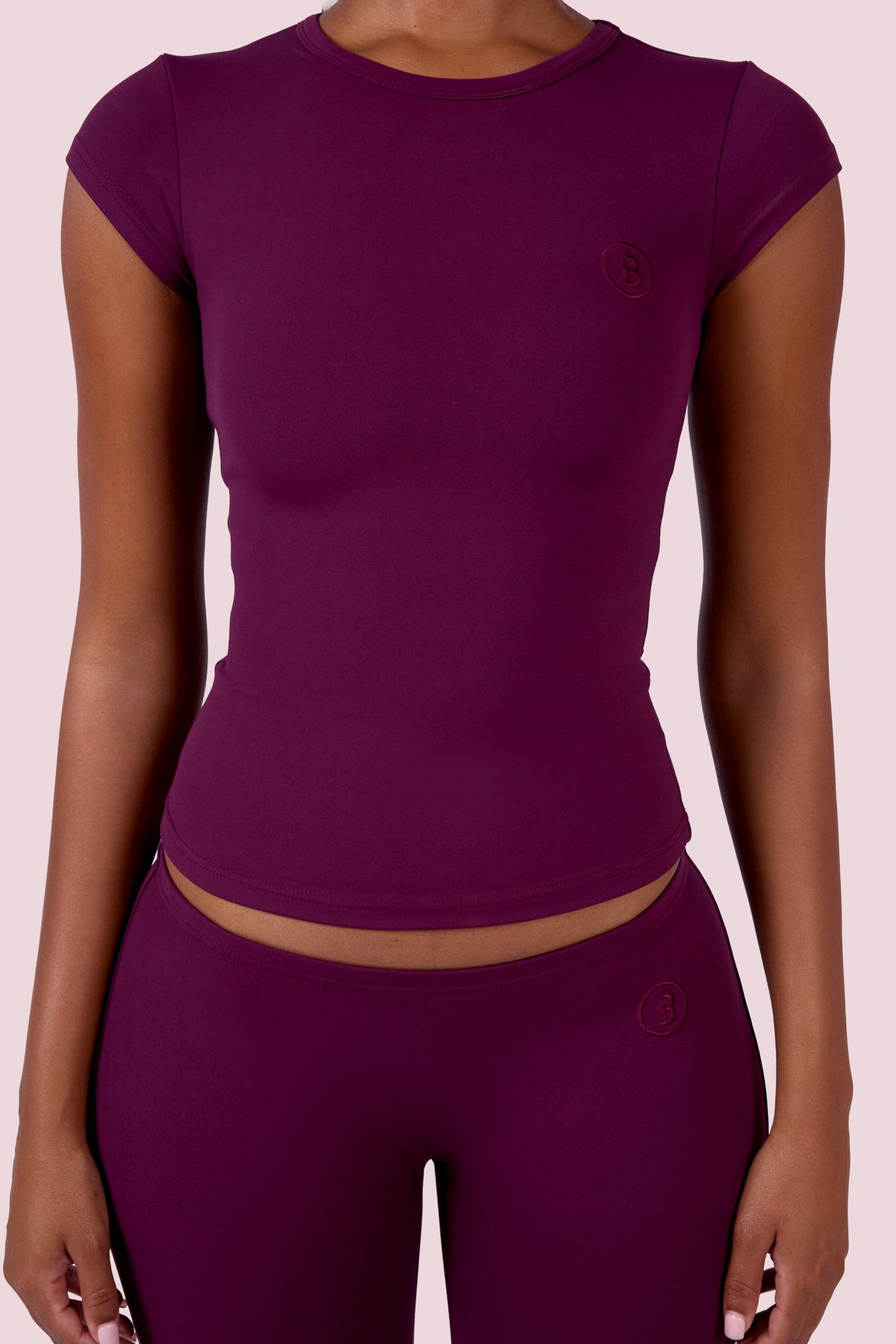 EVERYBODY BASICS SHORT SLEEVE CREW NECK (GRAPE WINE)