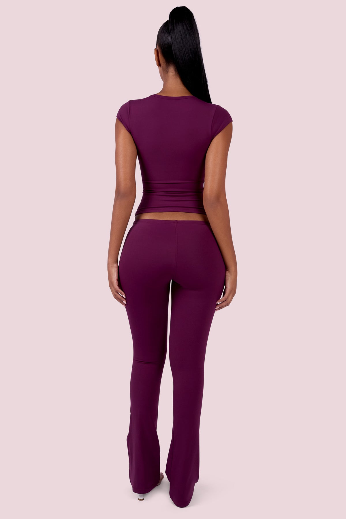 EVERYBODY BASICS SHORT SLEEVE CREW NECK (GRAPE WINE)