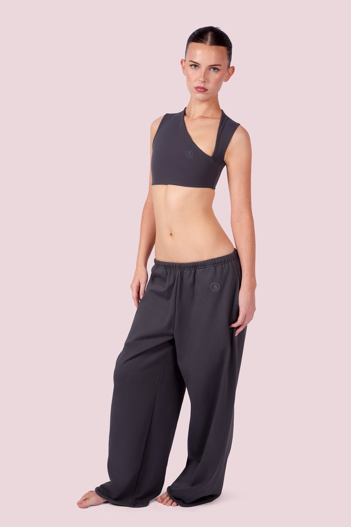 EVERYBODY BASICS CUTOUT CROP TOP (CHARCOAL)