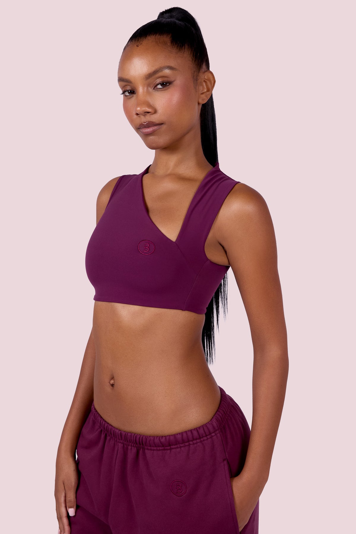 EVERYBODY BASICS CUTOUT CROP TOP (GRAPE WINE)