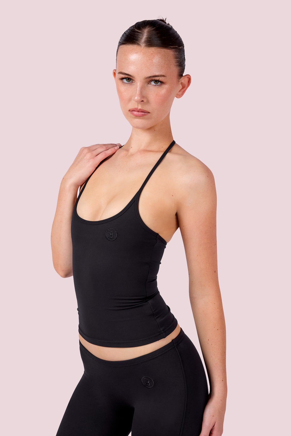 EVERYBODY BASICS HALTER TANK TOP (BLACK)
