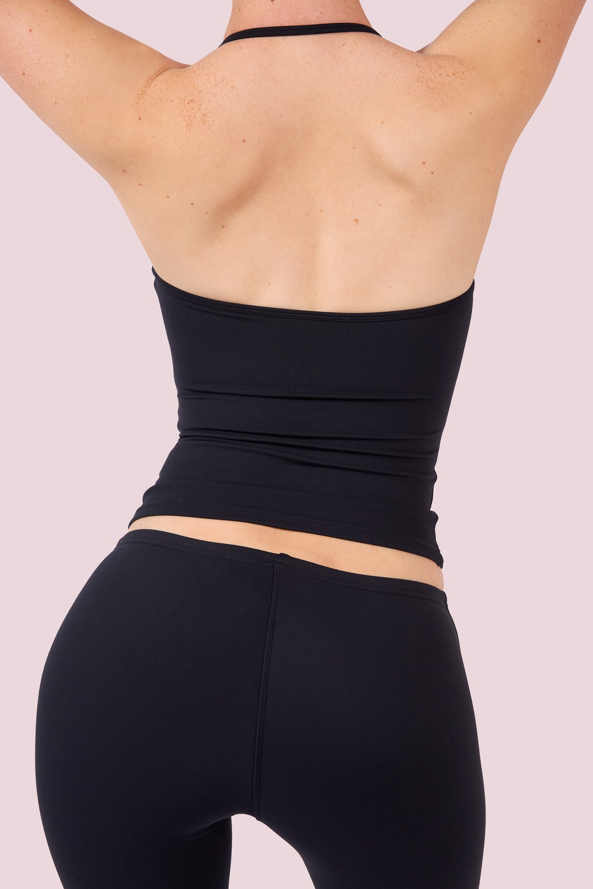 EVERYBODY BASICS HALTER TANK TOP (BLACK)