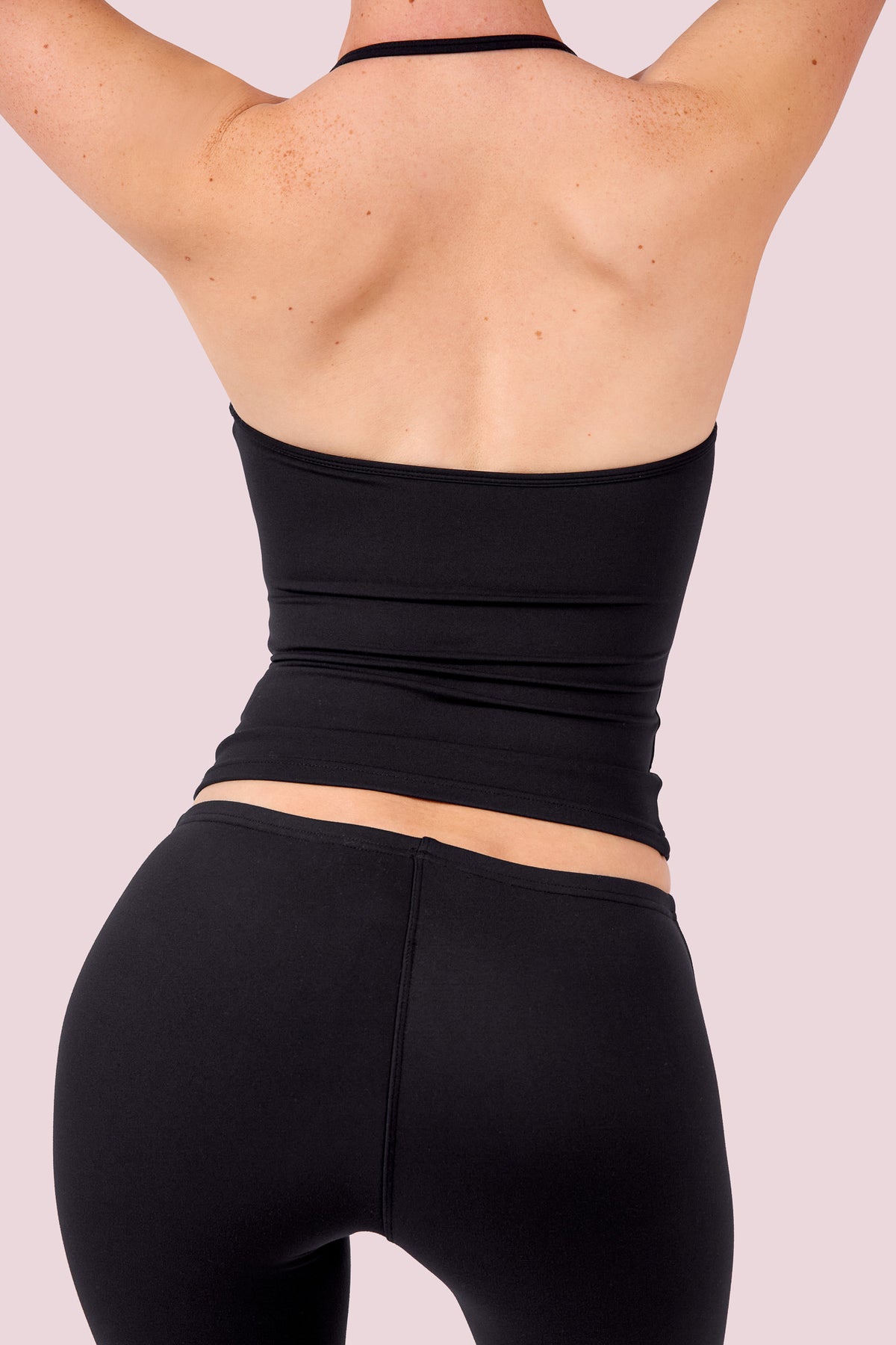 EVERYBODY BASICS HALTER TANK TOP (BLACK)