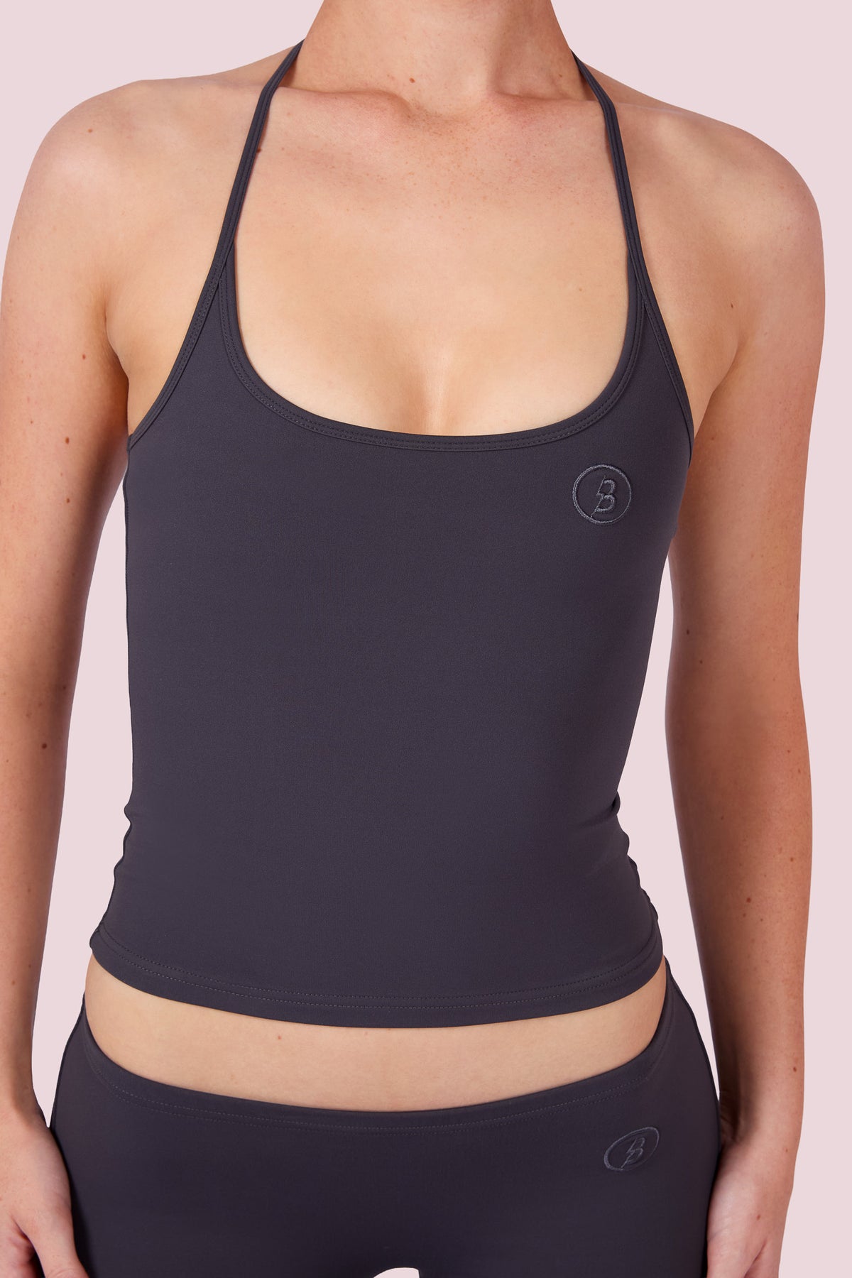EVERYBODY BASICS HALTER TANK TOP (CHARCOAL)