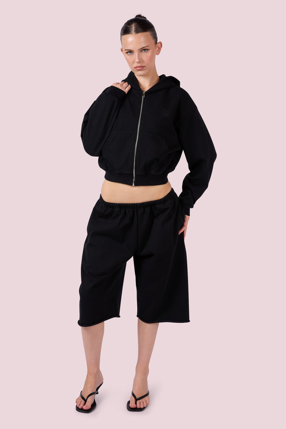 EVERYBODY BASICS SWEAT JORTS (BLACK)