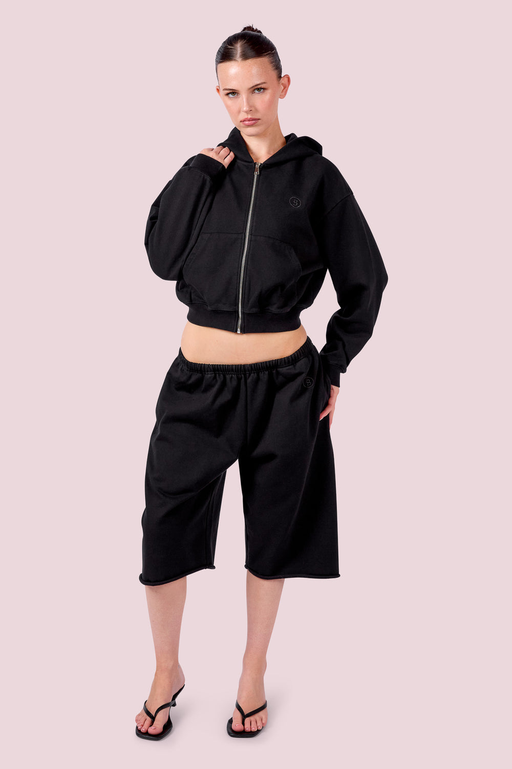 EVERYBODY BASICS SWEAT JORTS (BLACK)