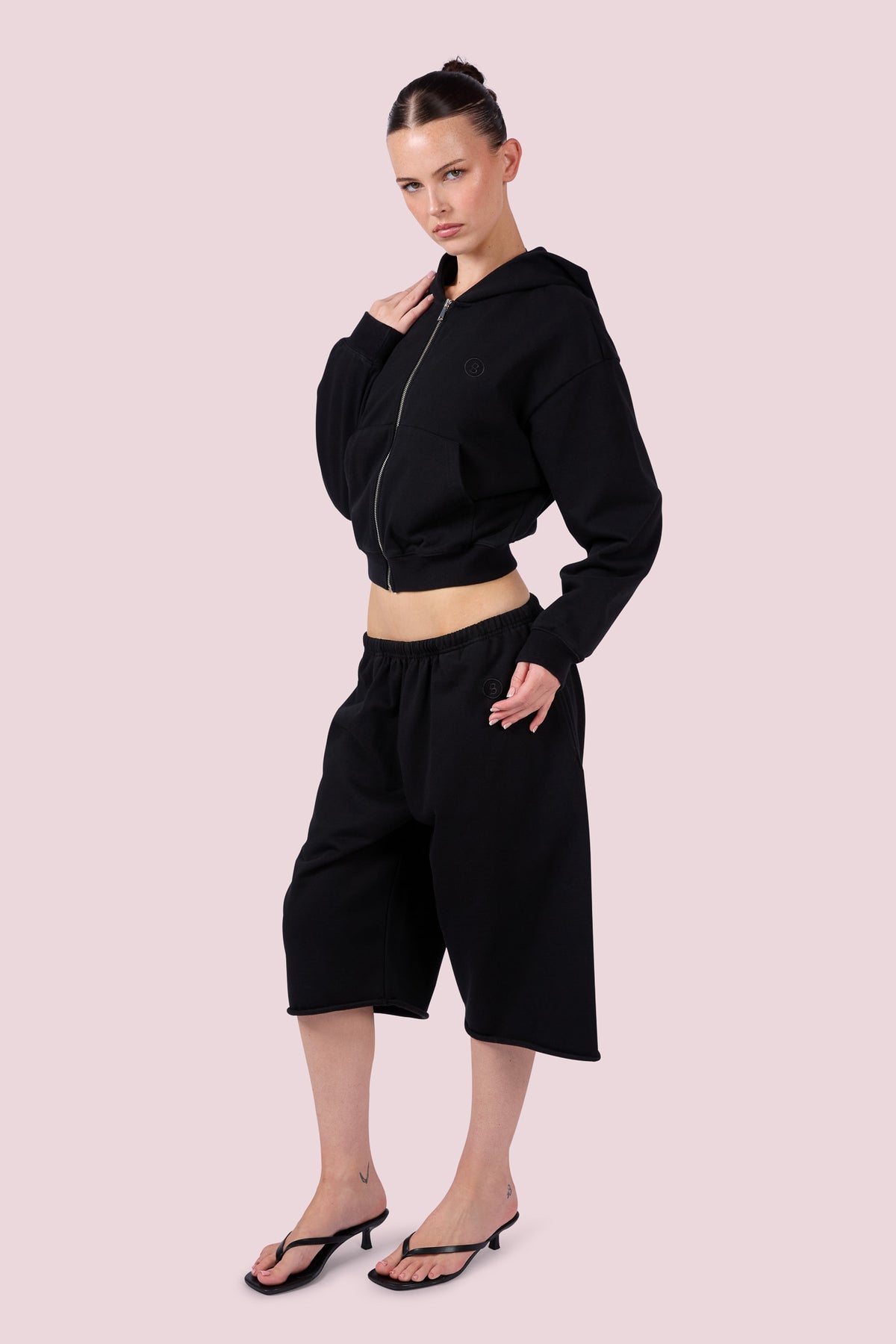 EVERYBODY BASICS SWEAT JORTS (BLACK)