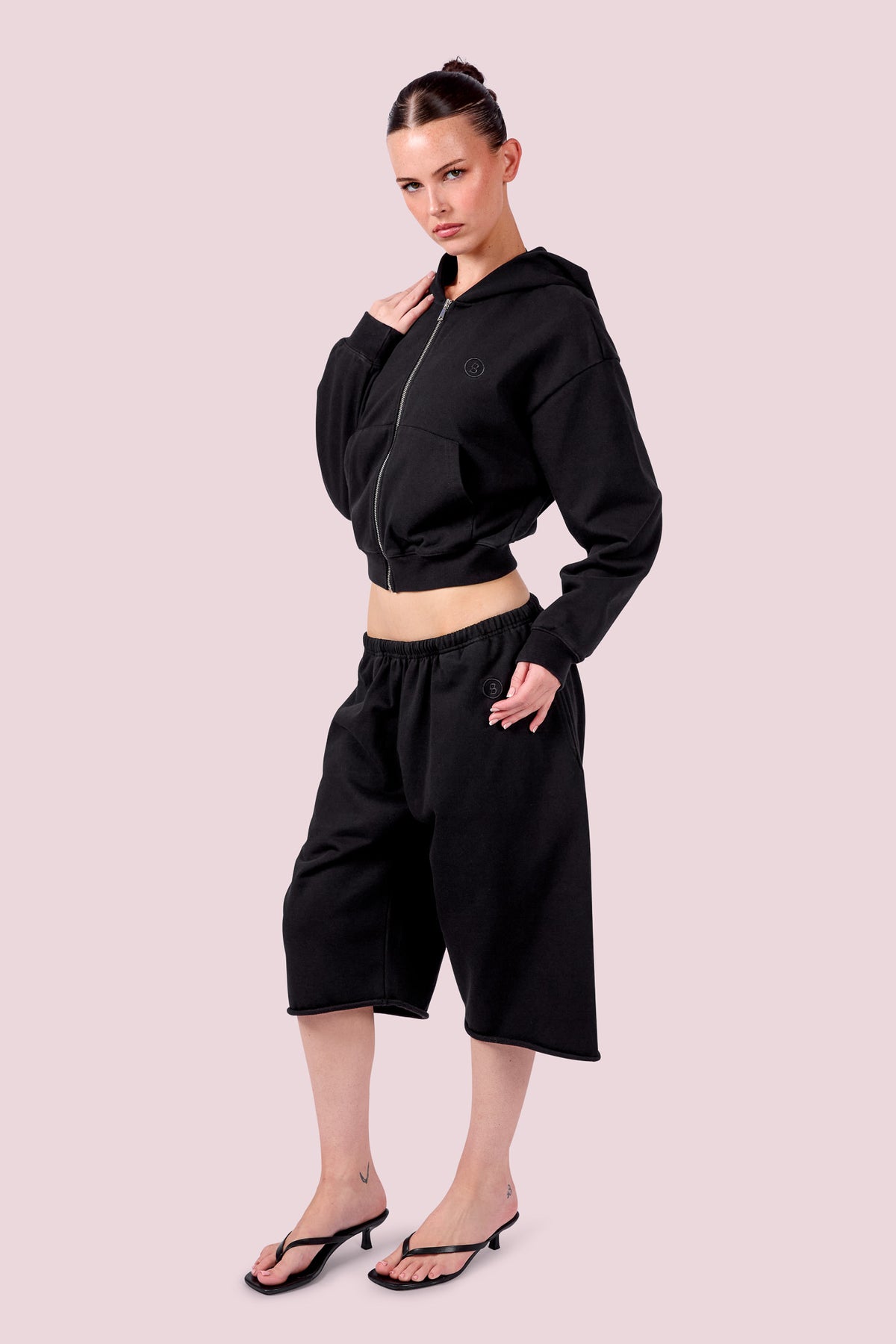 EVERYBODY BASICS SWEAT JORTS (BLACK)