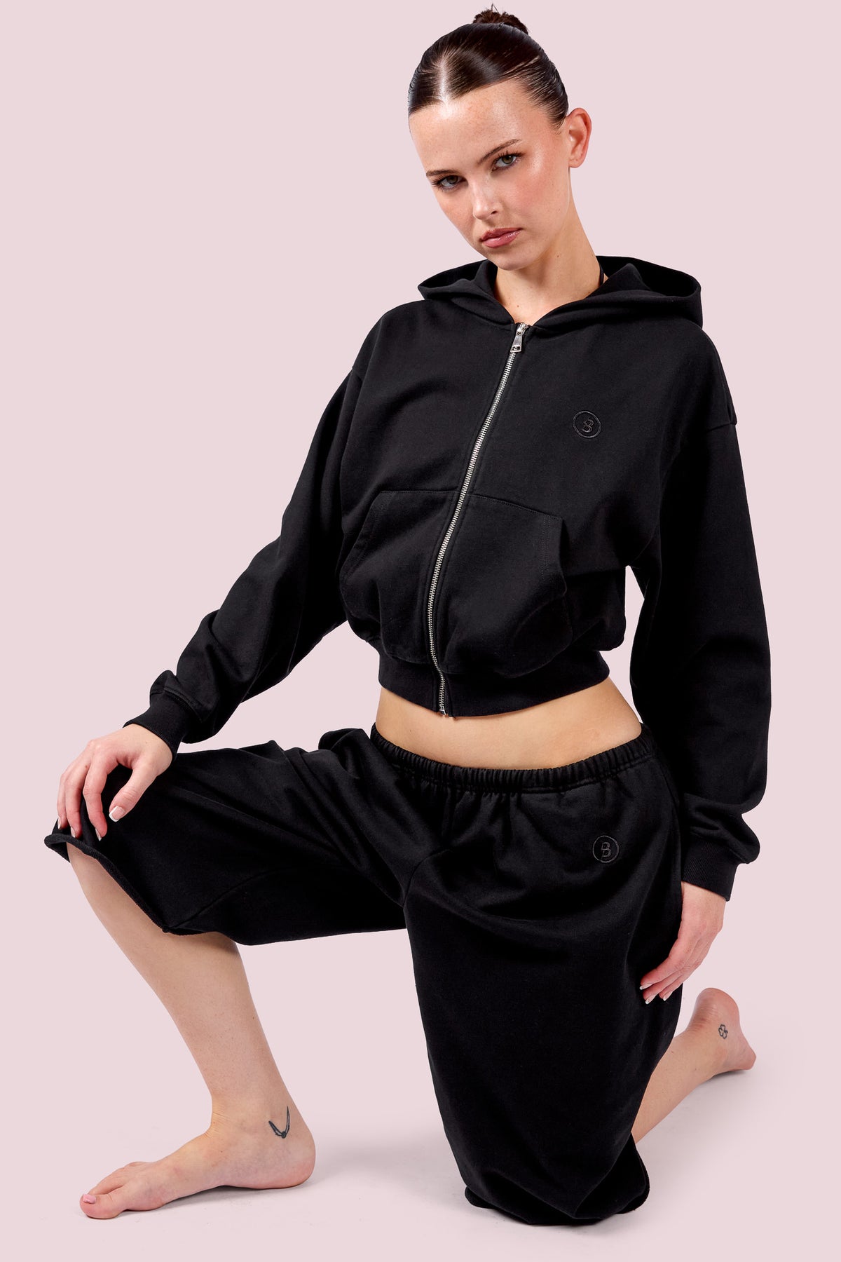 EVERYBODY BASICS SWEAT JORTS (BLACK)