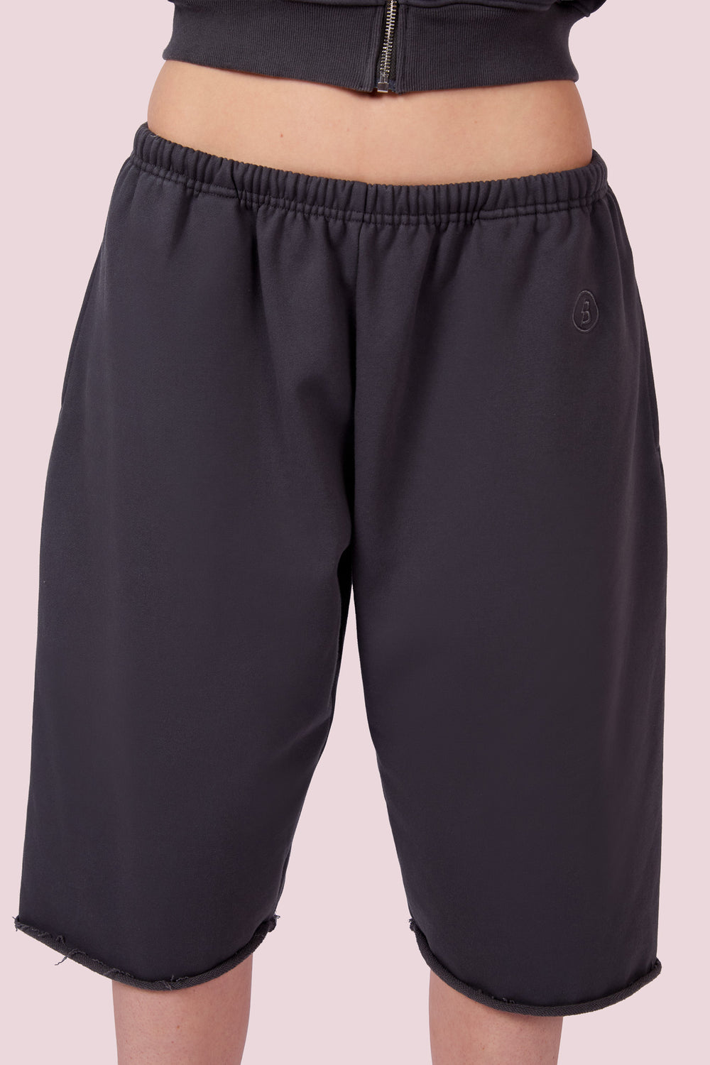 EVERYBODY BASICS SWEAT JORTS (CHARCOAL)