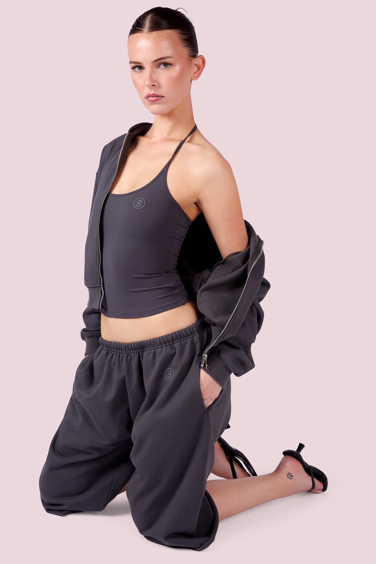 EVERYBODY BASICS SWEAT JORTS (CHARCOAL)