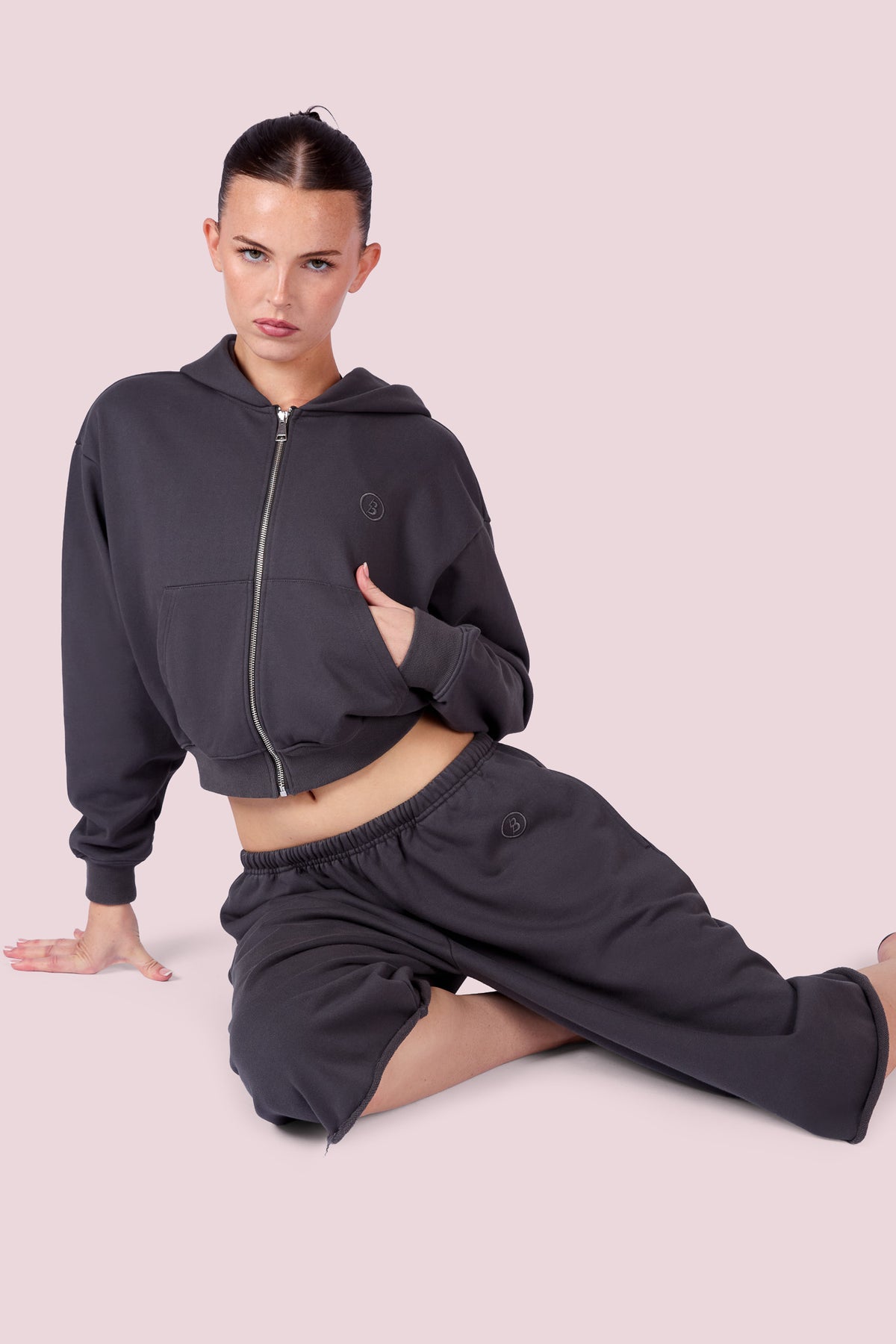 EVERYBODY BASICS SWEAT JORTS (CHARCOAL)