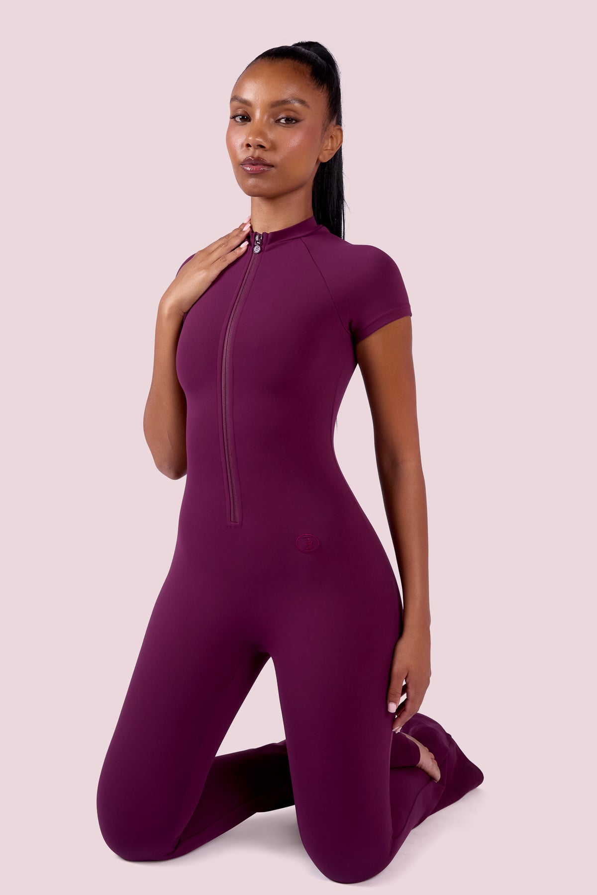 EVERYBODY BASICS SHORT SLEEVE JUMPSUIT (GRAPE WINE)