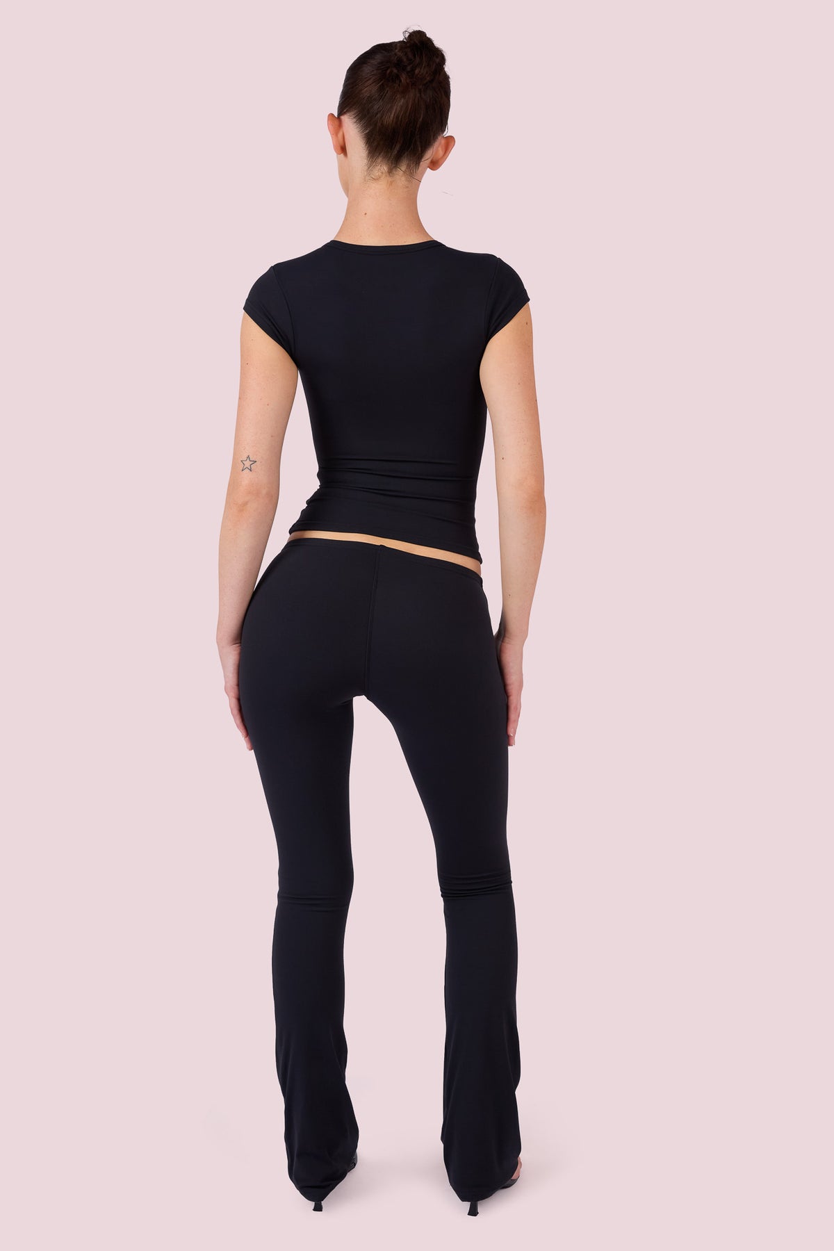 EVERYBODY BASICS LOW WAISTED LEGGINGS (BLACK)