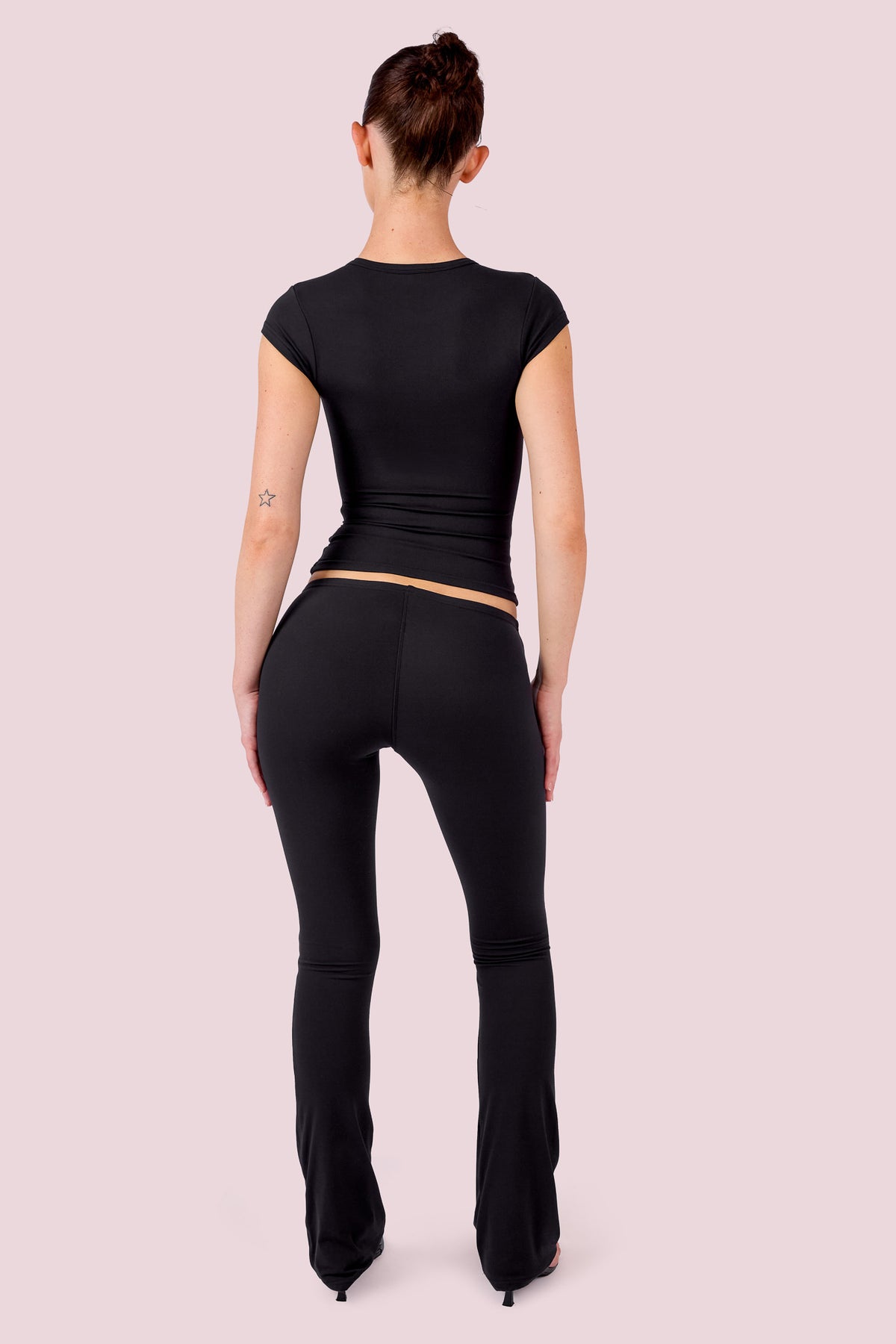 EVERYBODY BASICS LOW WAISTED LEGGINGS (BLACK)