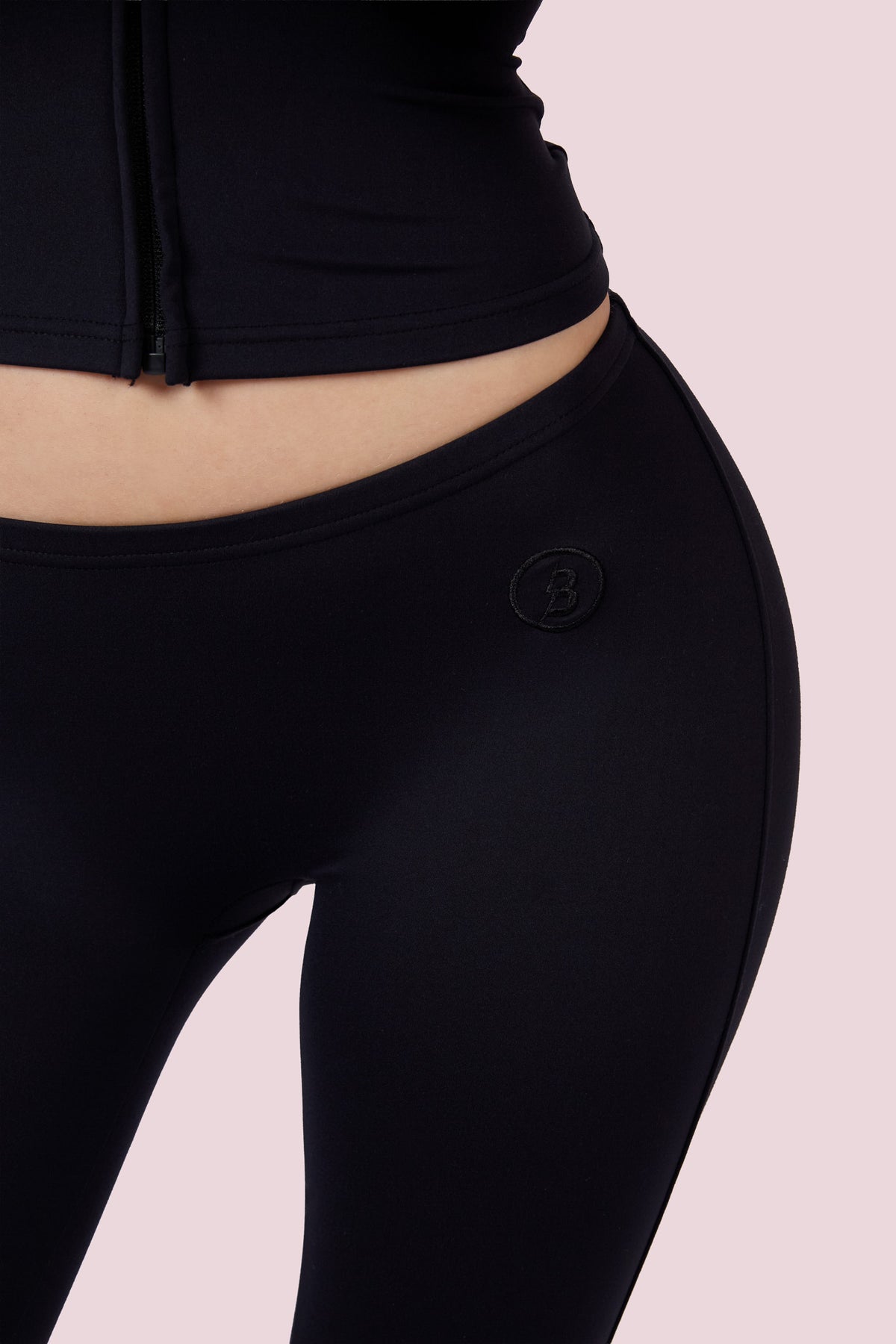 EVERYBODY BASICS LOW WAISTED LEGGINGS (BLACK)