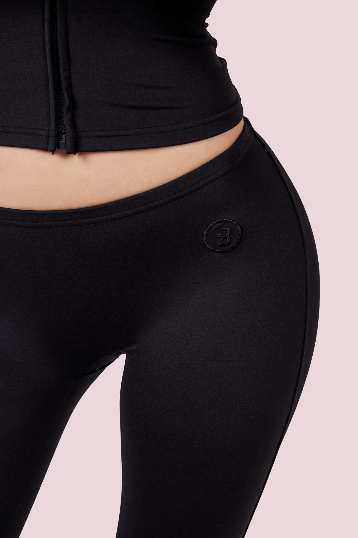 EVERYBODY BASICS LOW WAISTED LEGGINGS (BLACK)