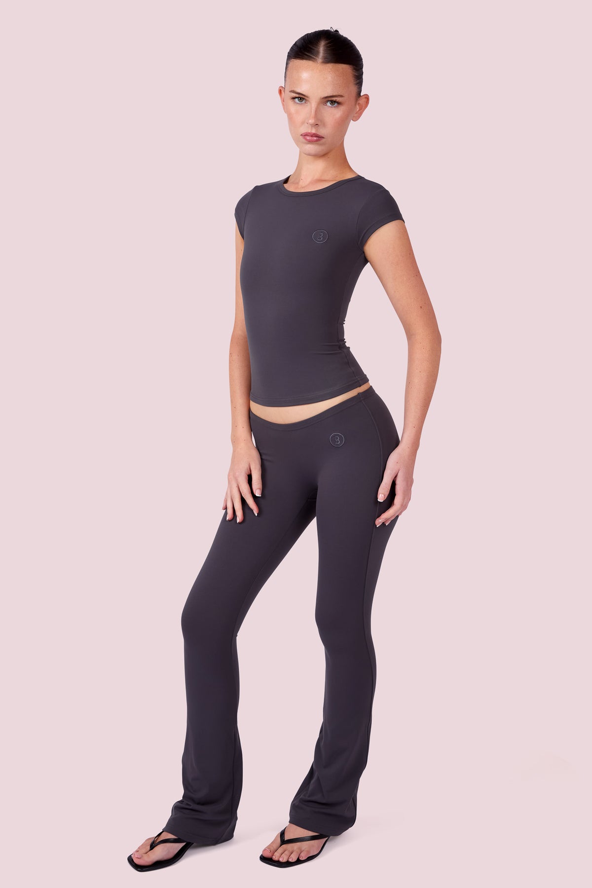 EVERYBODY BASICS LOW WAISTED LEGGINGS (CHARCOAL)