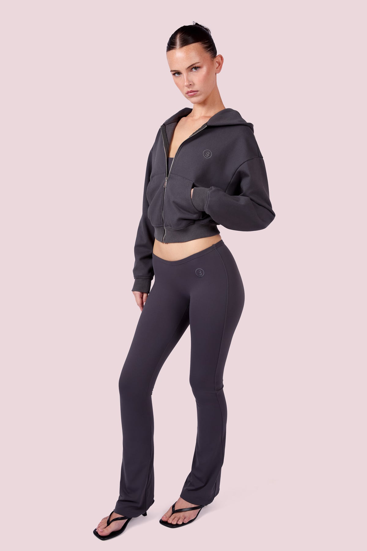 EVERYBODY BASICS LOW WAISTED LEGGINGS (CHARCOAL)