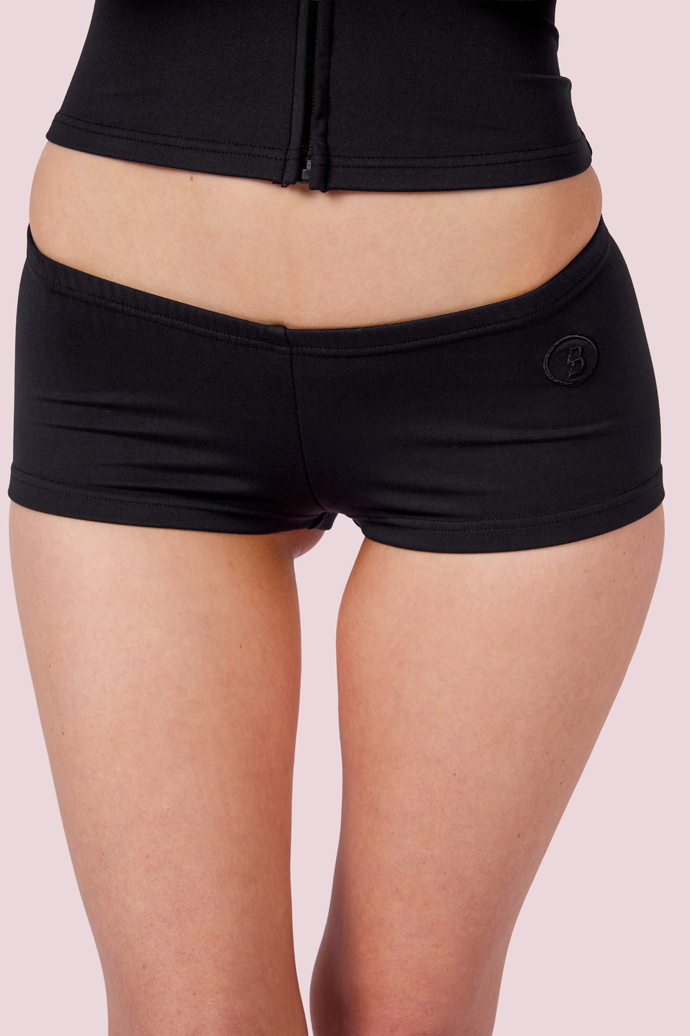 EVERYBODY BASICS MICRO SHORTS (BLACK)