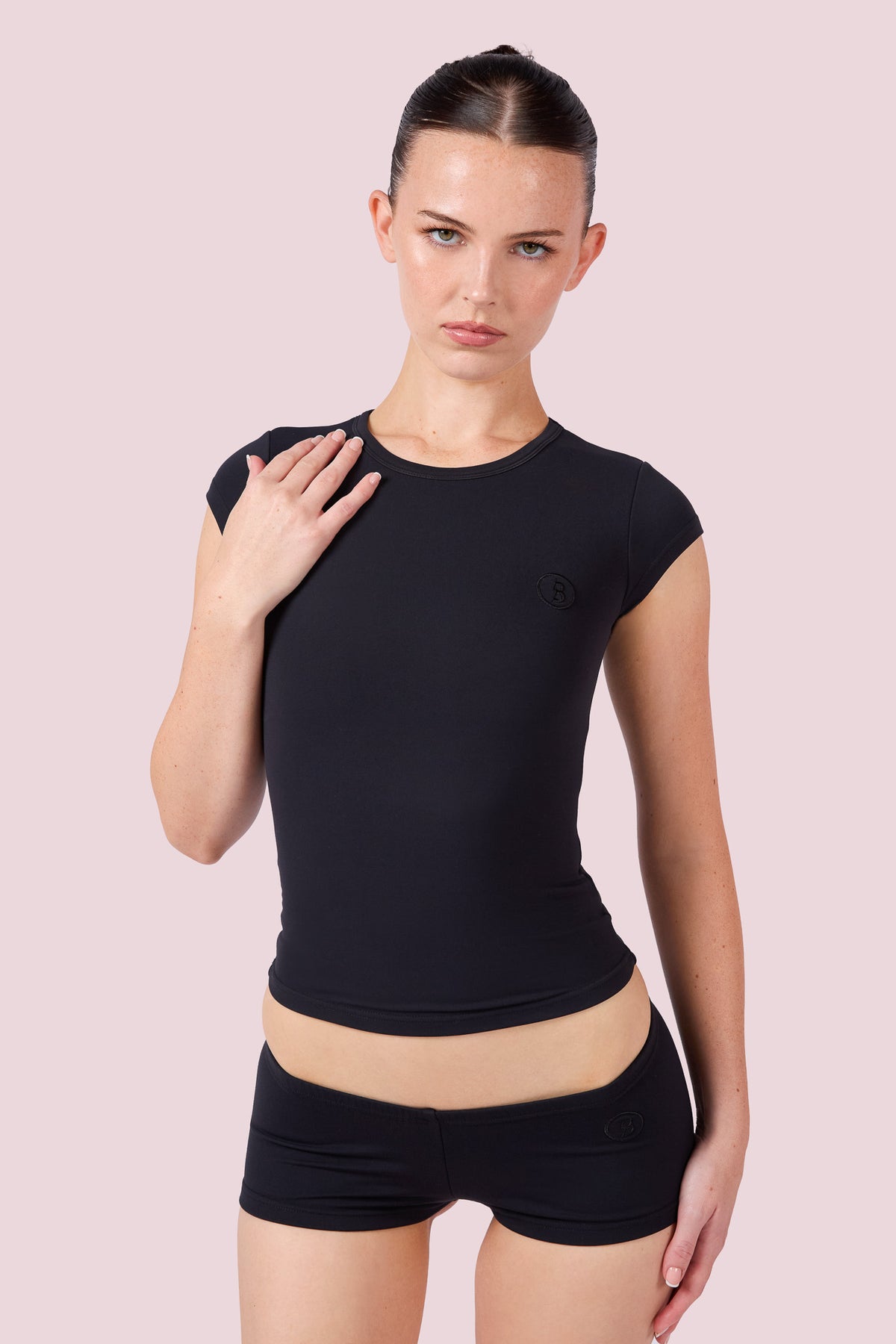 EVERYBODY BASICS MICRO SHORTS (BLACK)