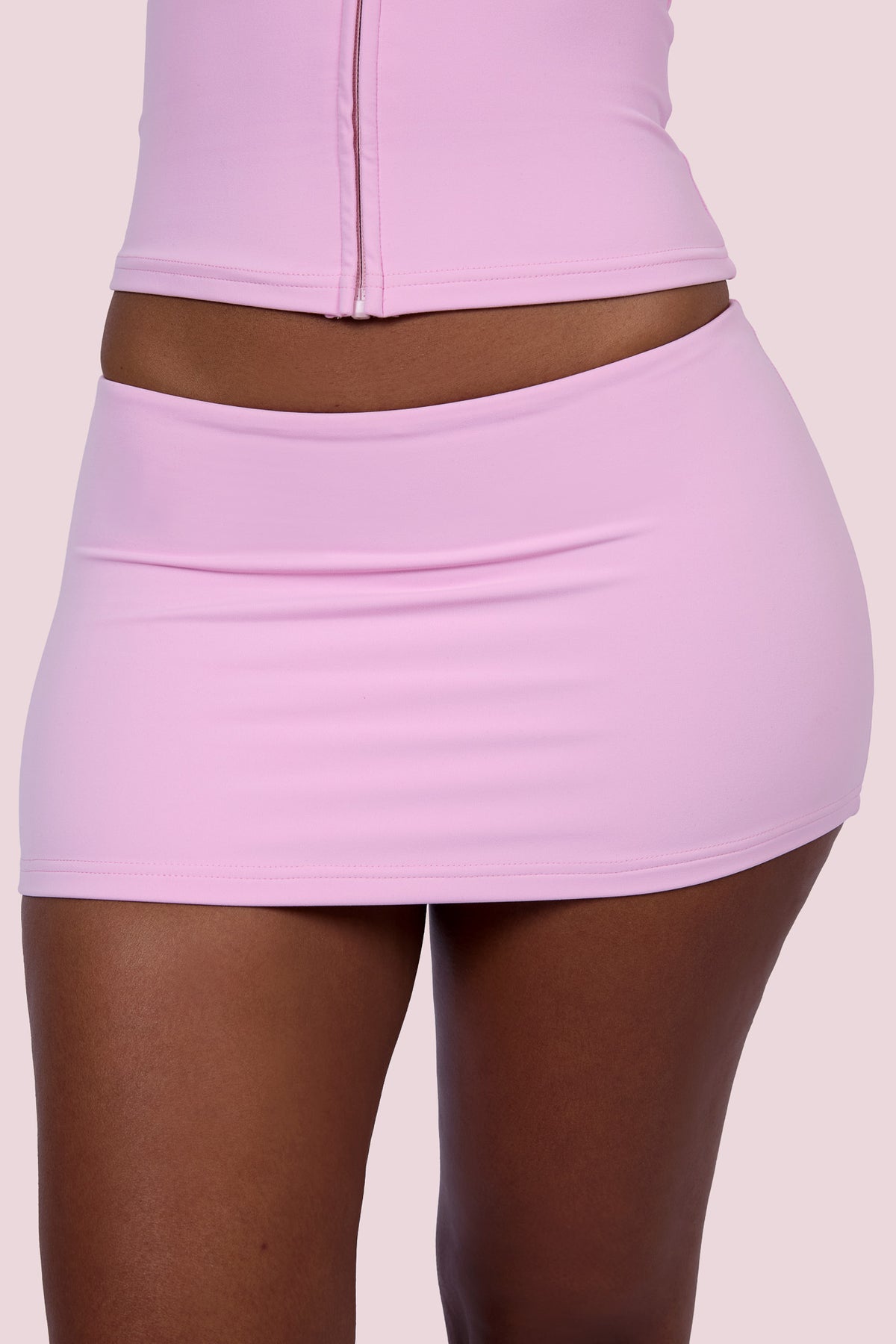 EVERYBODY BASICS MINI SKIRT (LIGHT PINK)