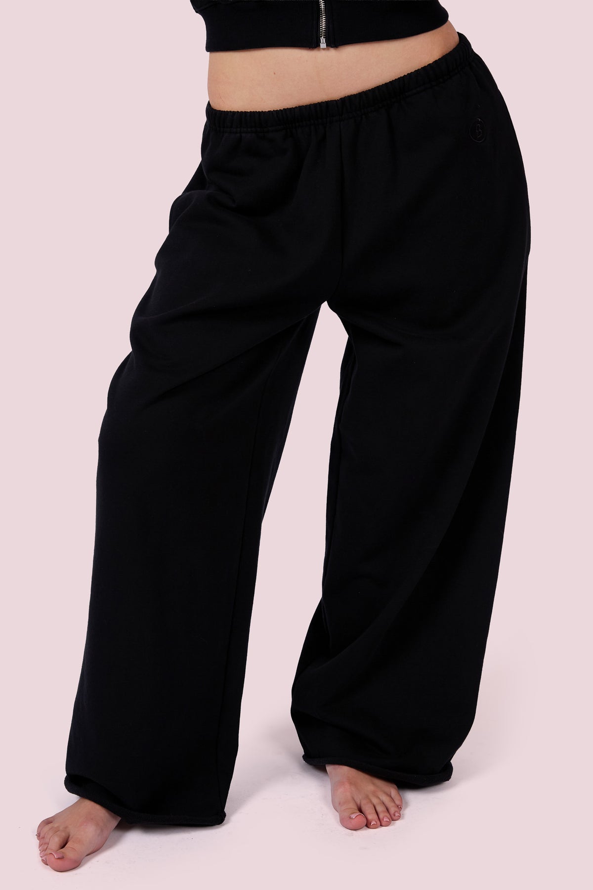 EVERYBODY BASICS SWEATPANTS (BLACK)