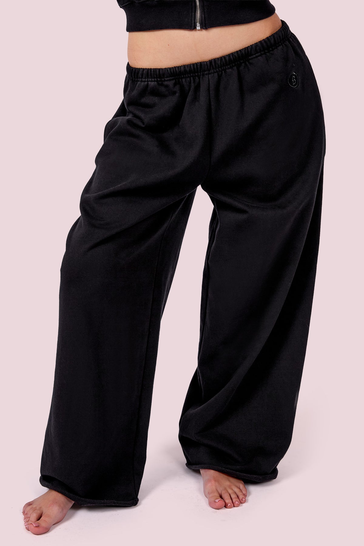 EVERYBODY BASICS SWEATPANTS (BLACK)