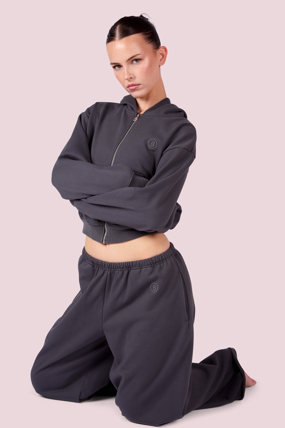 EVERYBODY BASICS SWEATPANTS (CHARCOAL)